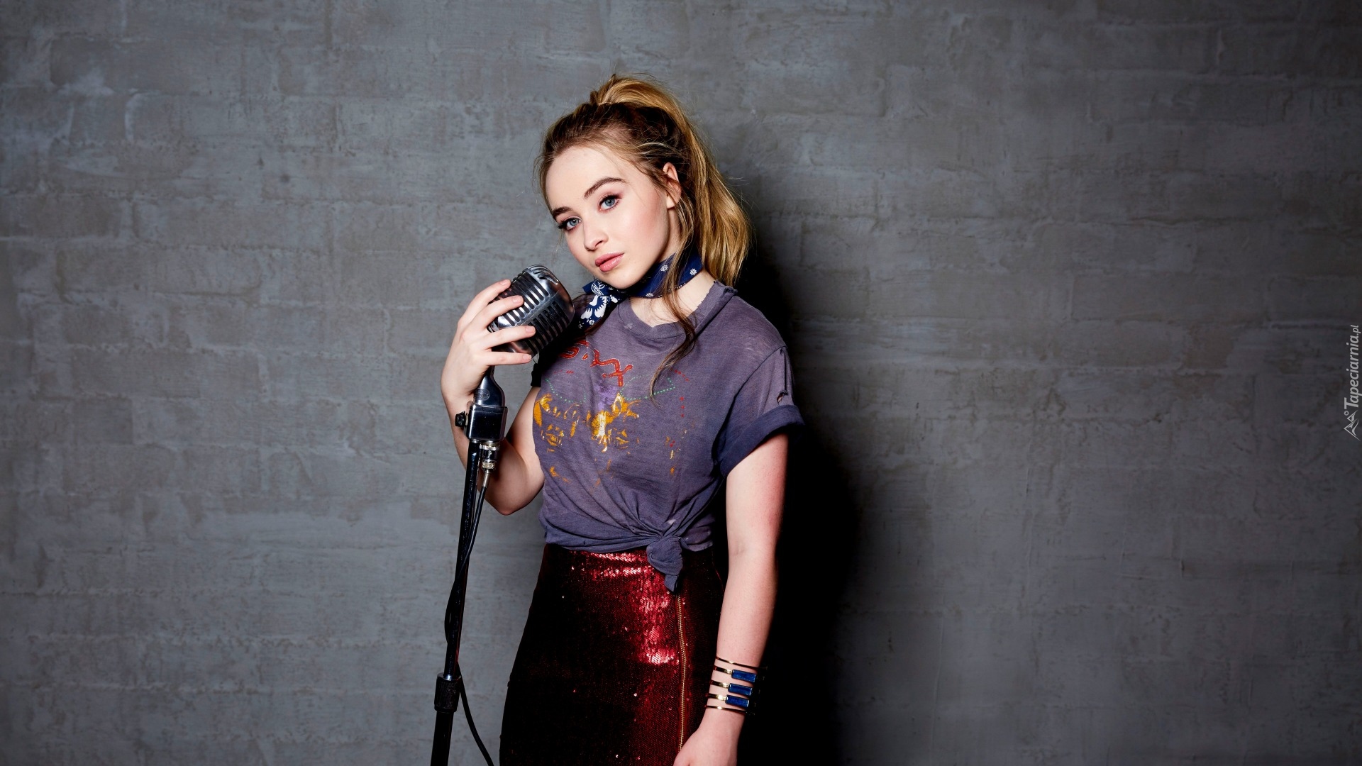 Sabrina Carpenter, Dziewczyna, Piosenkarka, Mikrofon