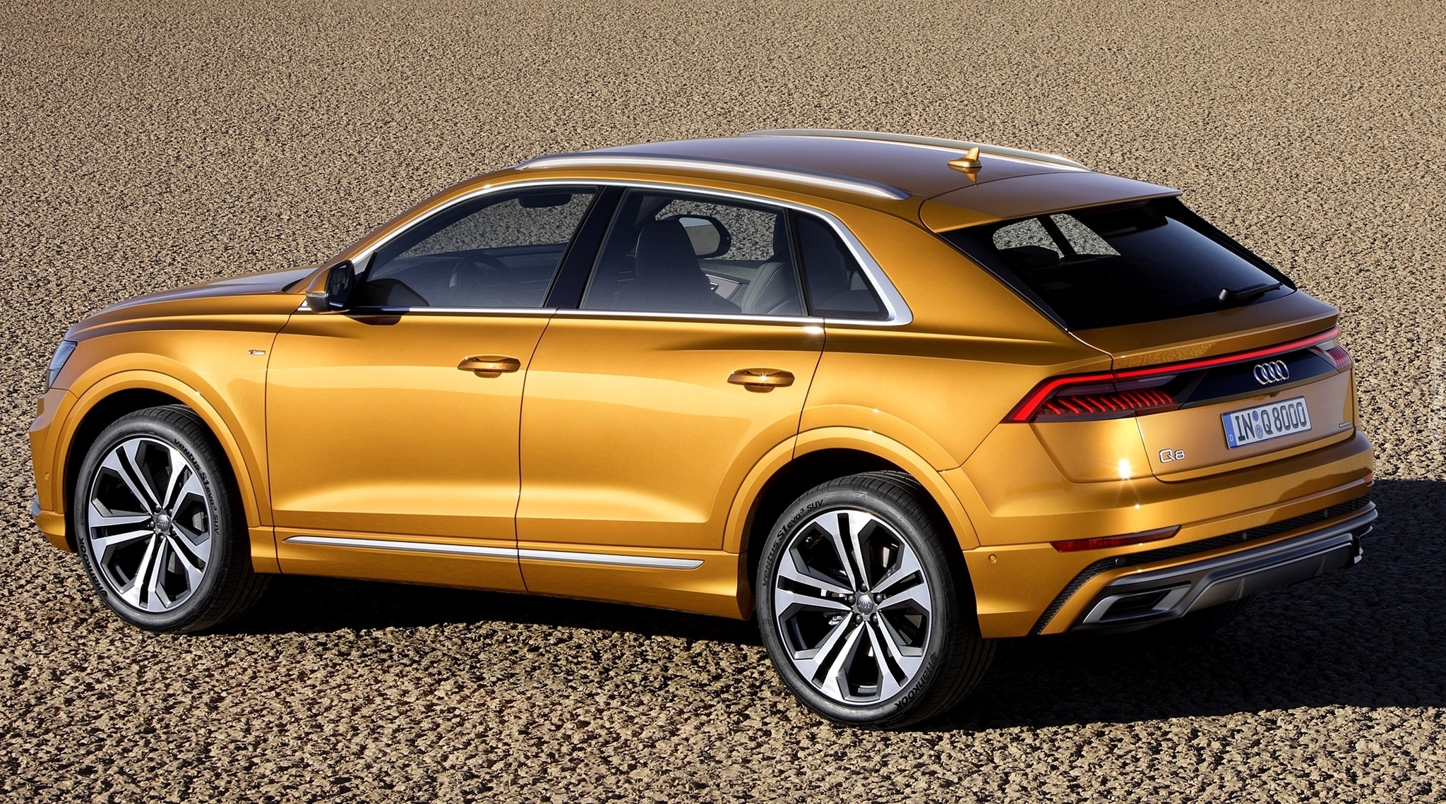 Audi Q8, Bok