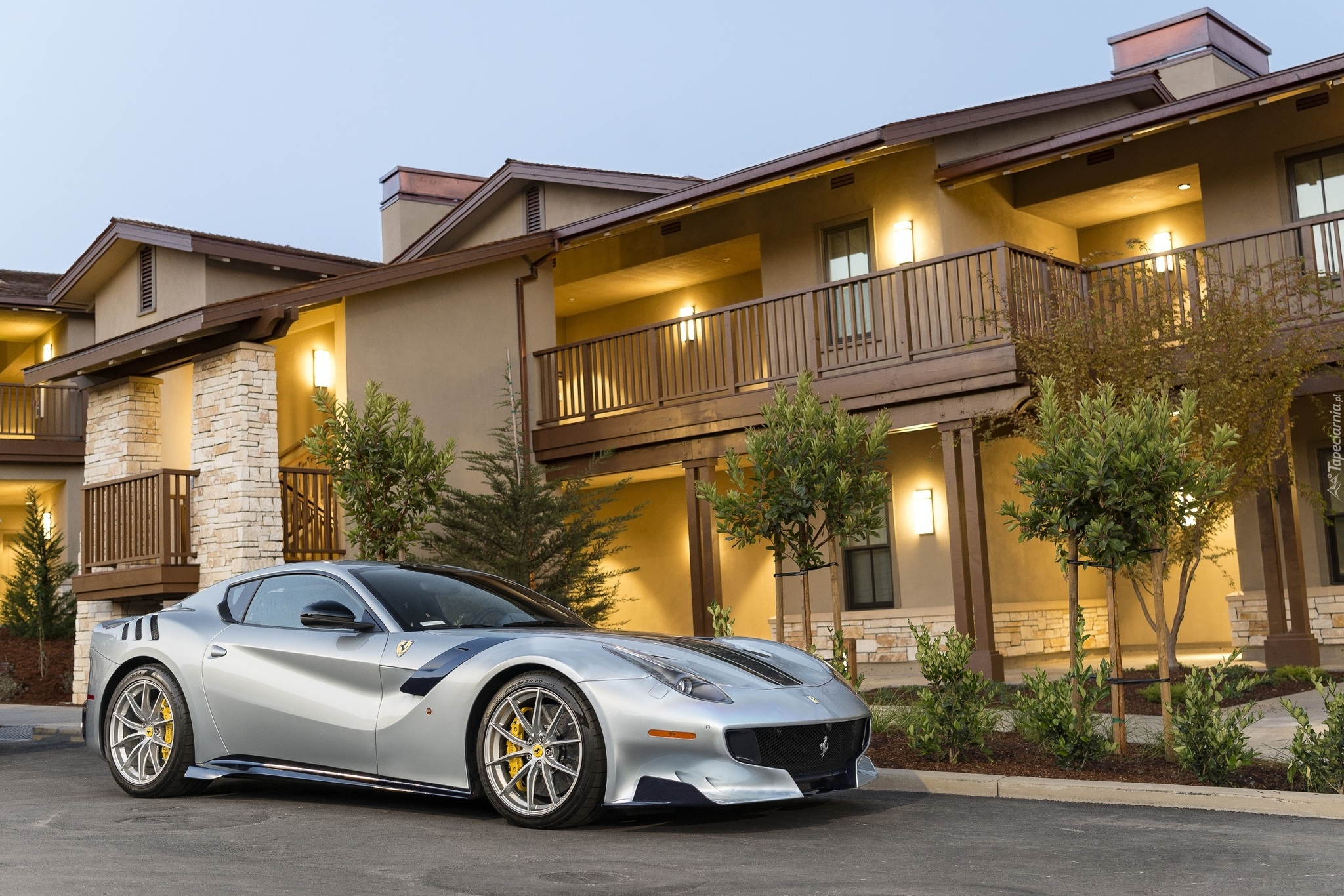 Ferrari F12tdf, 2016, Dom  Ferrari F12 Berlinetta