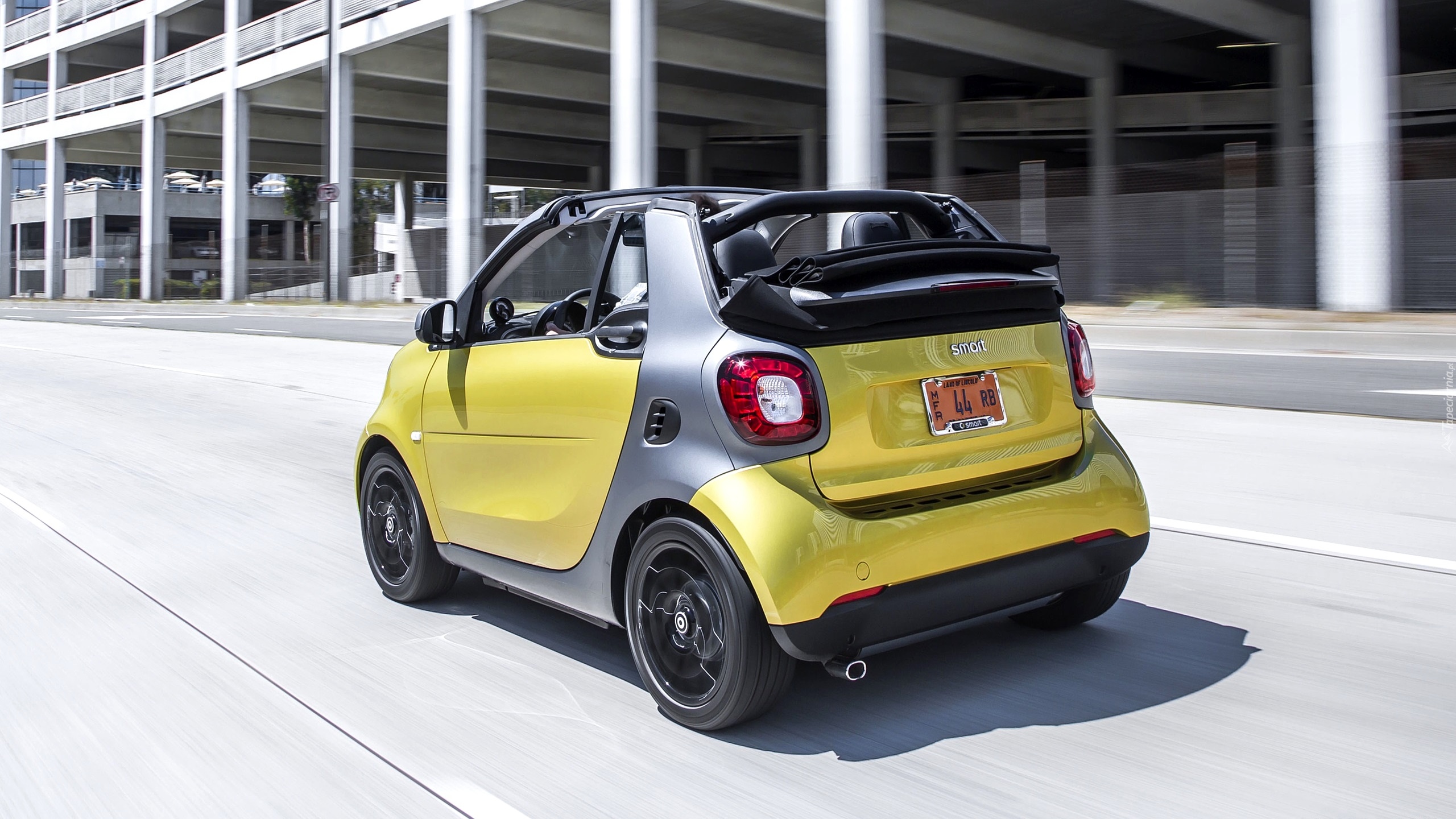 Żółty, Smart Fortwo Cabrio, 2017, Ulica Smart Fortwo