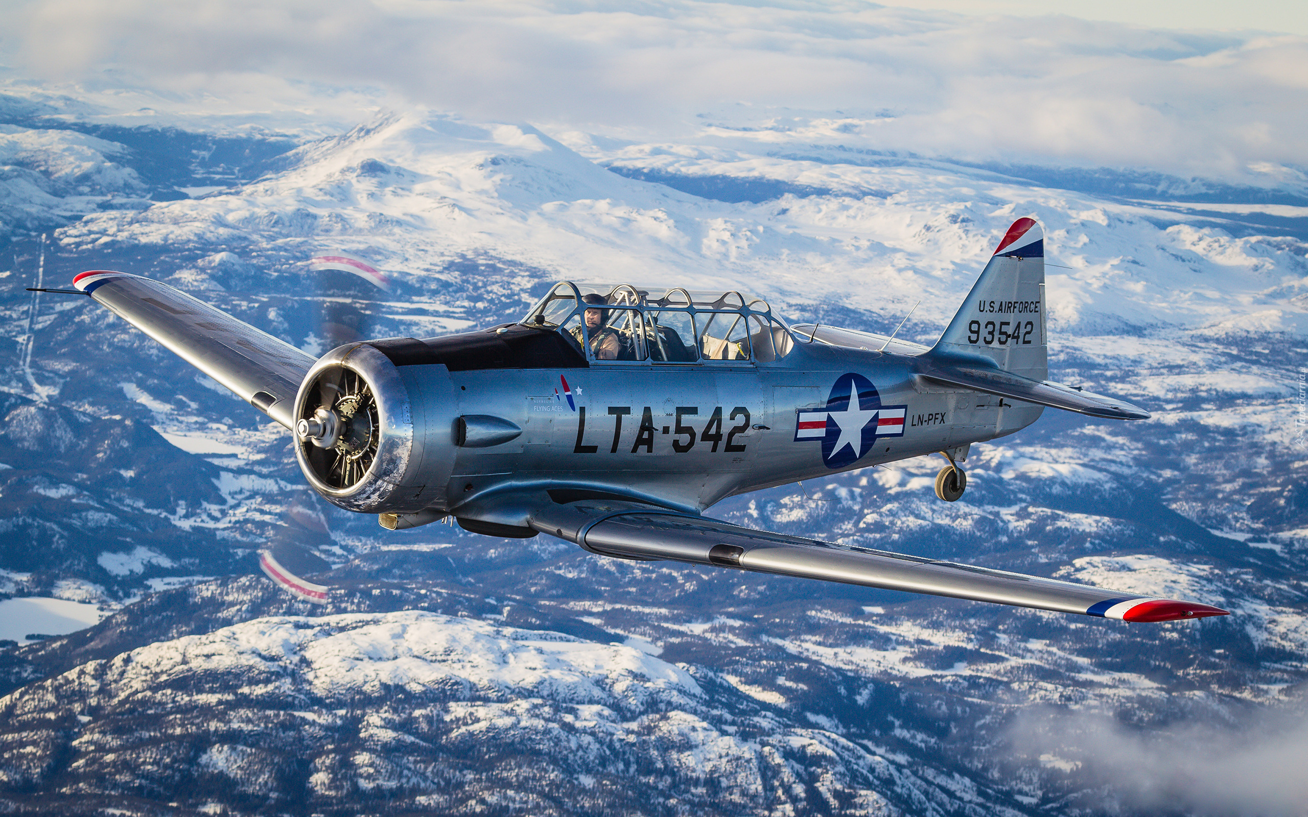 Lot, Samolot, North American T-6 Texan, Góry, Śnieg