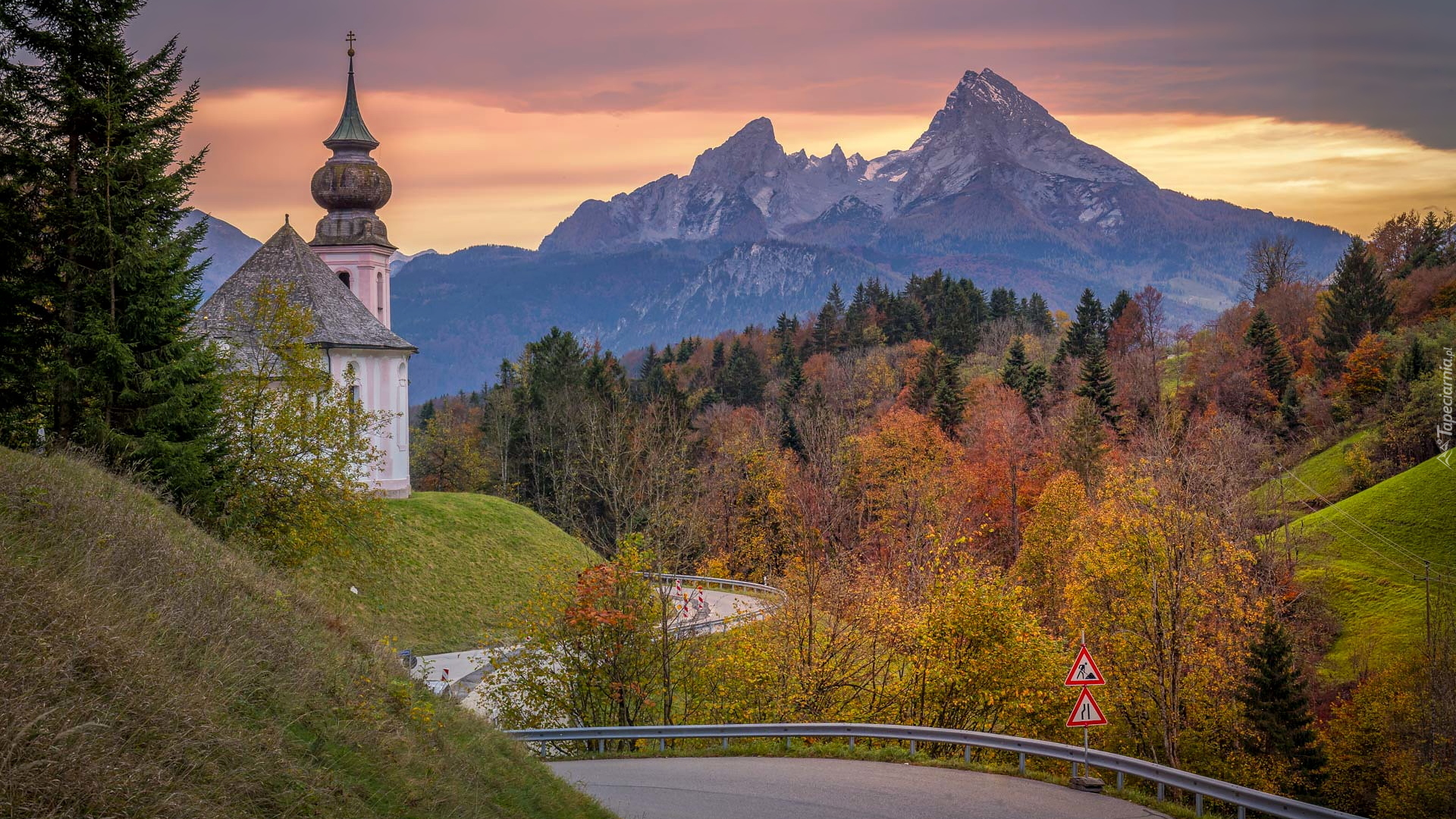 Jesień, Kościół, Sanktuarium Maria Gern, Drzewa, Droga, Góry, Alpy Salzburskie, Berchtesgaden, Bawaria, Niemcy