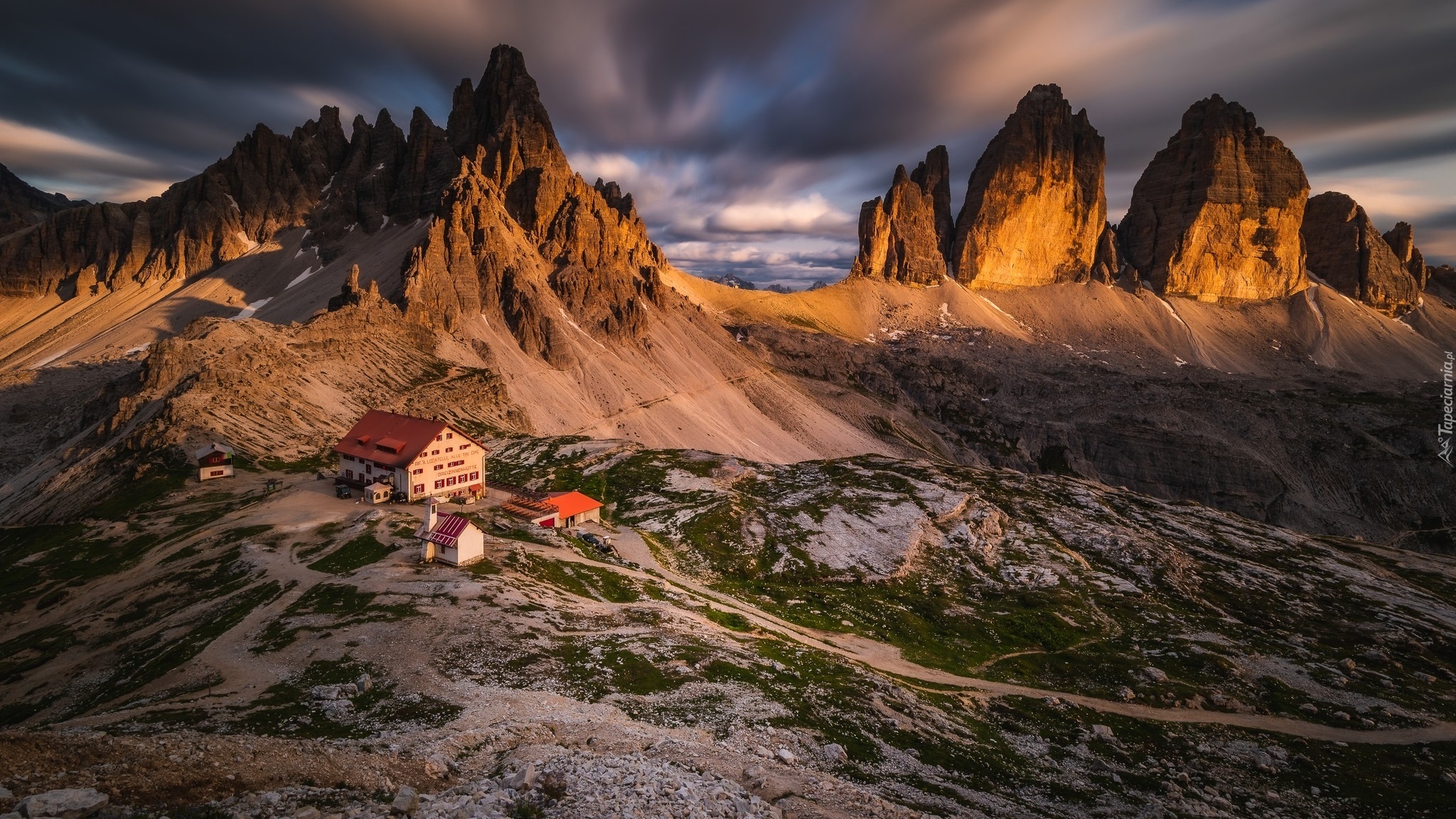 Włochy, Góry, Dolomity, Domy, Chmury, Zmierzch, Schronisko, Szczyty Tre Cime di Lavaredo