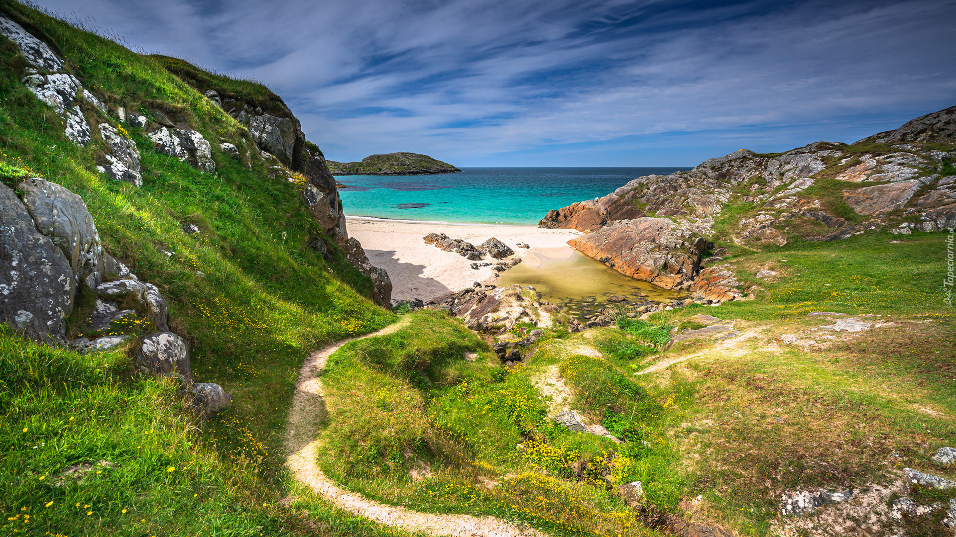 Morze, Zatoka, Achmelvich Bay, Góry, Skały, Plaża, Achmelvich Beach, Ścieżka, Żółte, Kwiaty, Szkocja