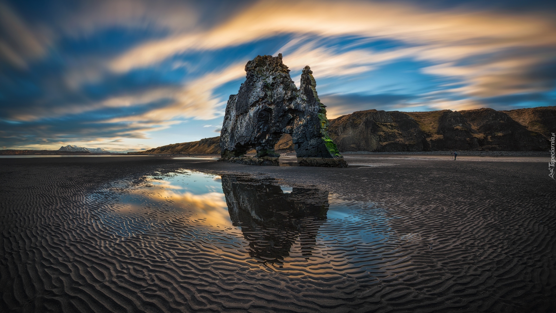 Skała Hvítserkur, Wschód słońca, Plaża, Isafjordur, Islandia