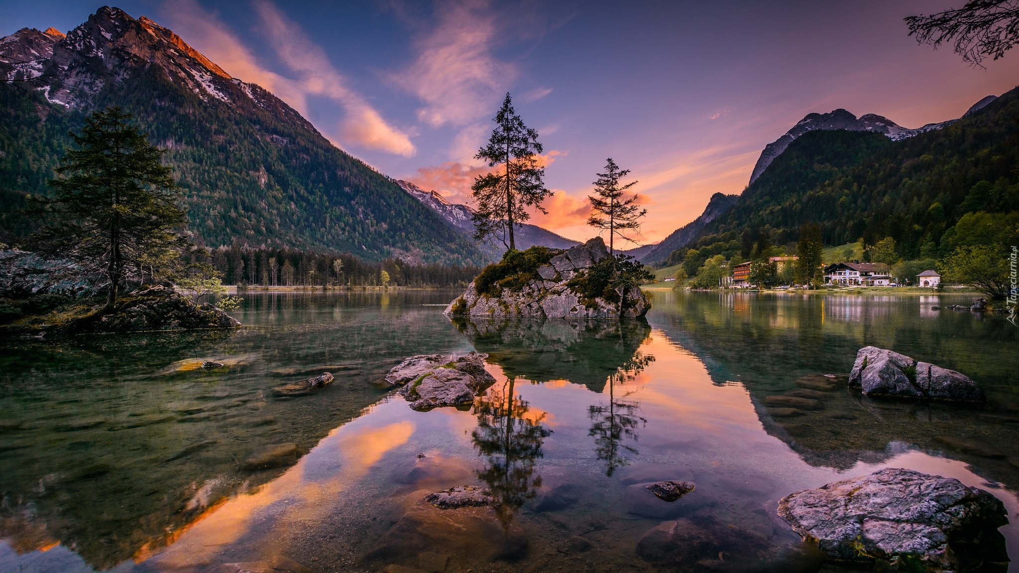 Góry, Jezioro Hintersee, Skały, Zachód słońca, Domy, Drzewa, Gmina Berchtesgadener, Bawaria, Niemcy