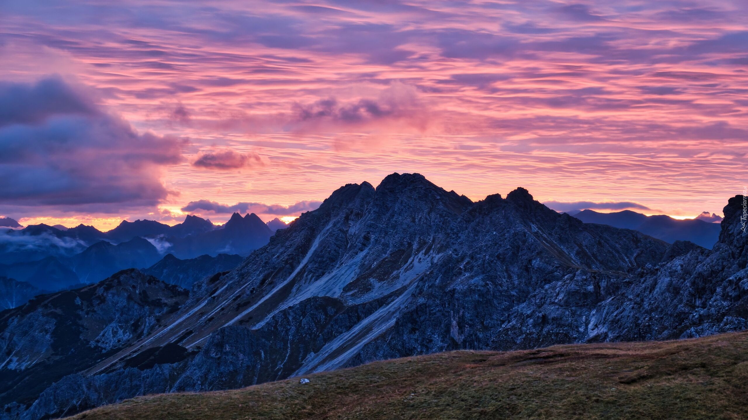 Góry, Chmury, Zachód słońca, Niebo
