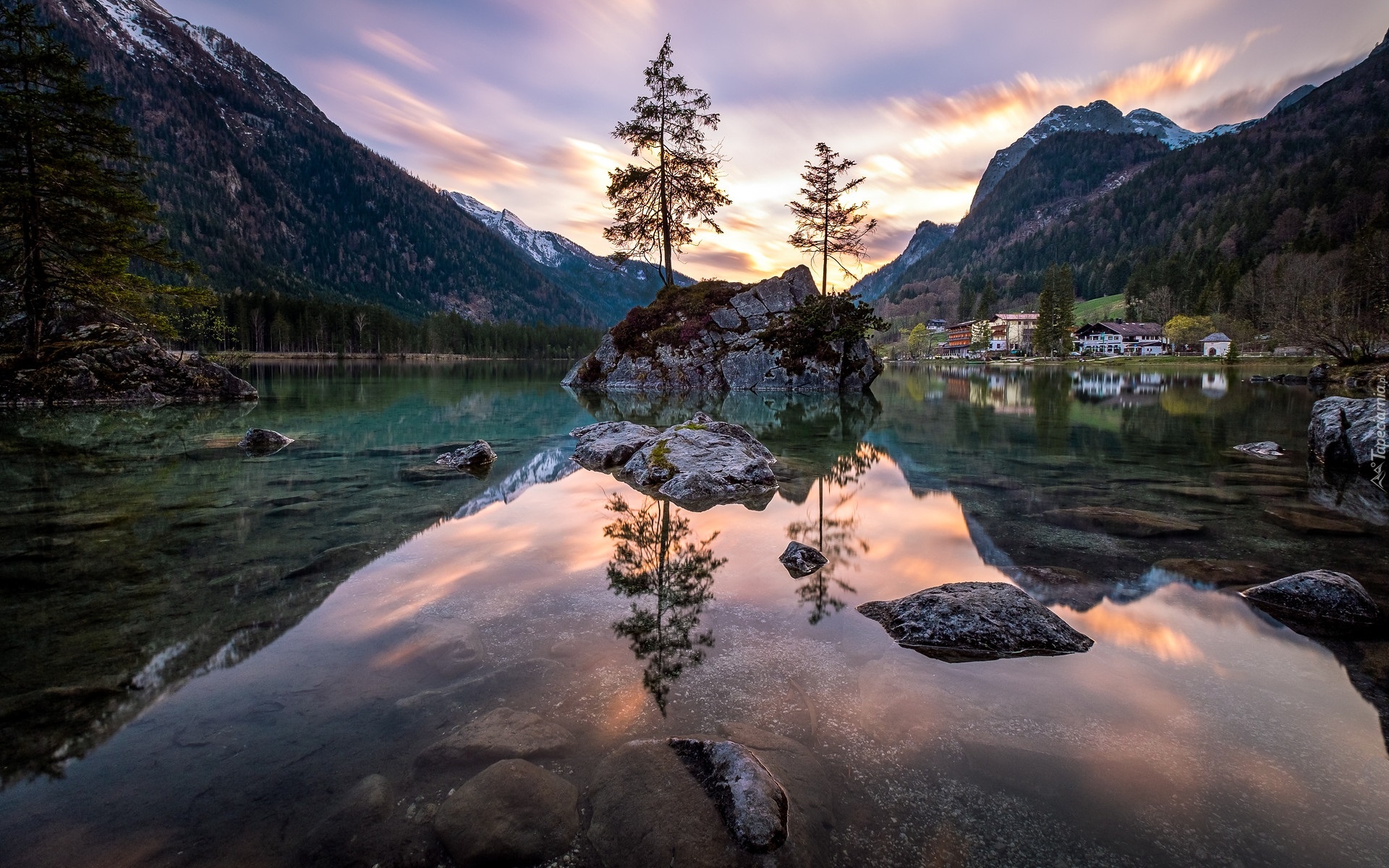 Góry, Jezioro Hintersee, Skały, Drzewa, Odbicie, Gmina Berchtesgadener, Bawaria, Niemcy