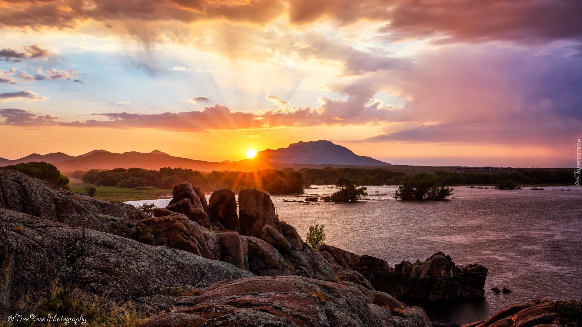 Stany Zjednoczone, Arizona, Hrabstwo Yavapai, Prescott, Jezioro Willow Lake, Zachód słońca, Skały