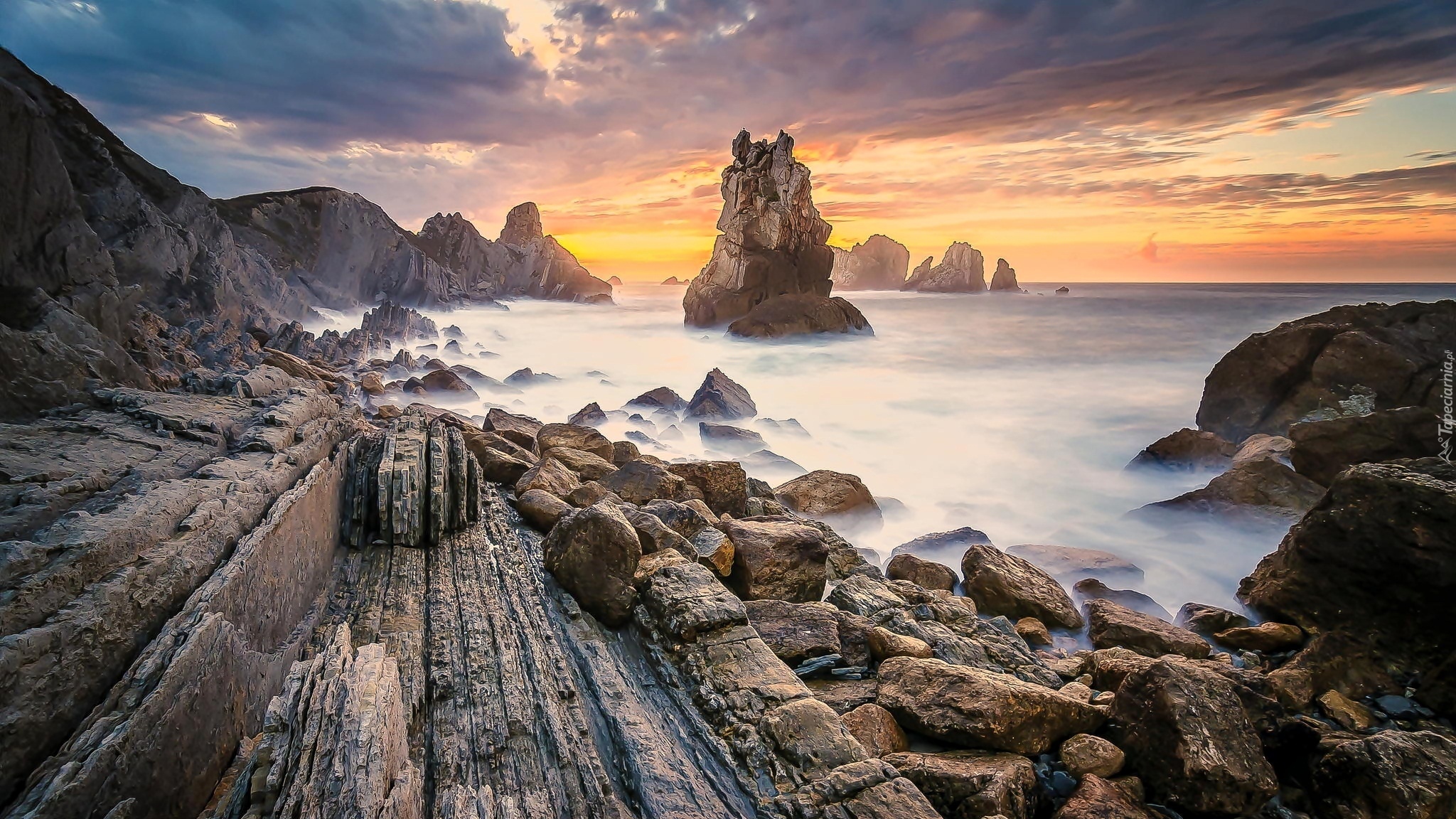 Hiszpania, Wybrzeże Costa Quebrada, Zachód słońca, Skały, Morze