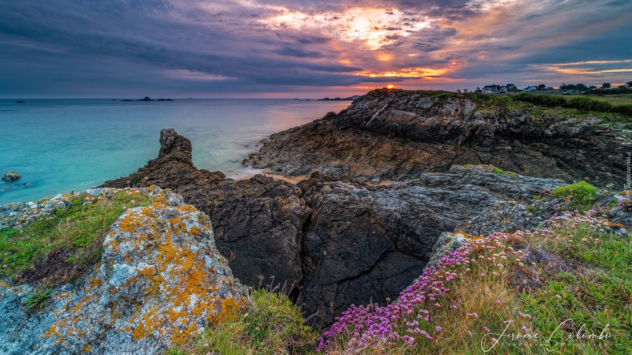 Morze, Wybrzeże, Skały, Roślinność, Zachód słońca, Przylądek, Pointe de la Varde, Bretania, Francja