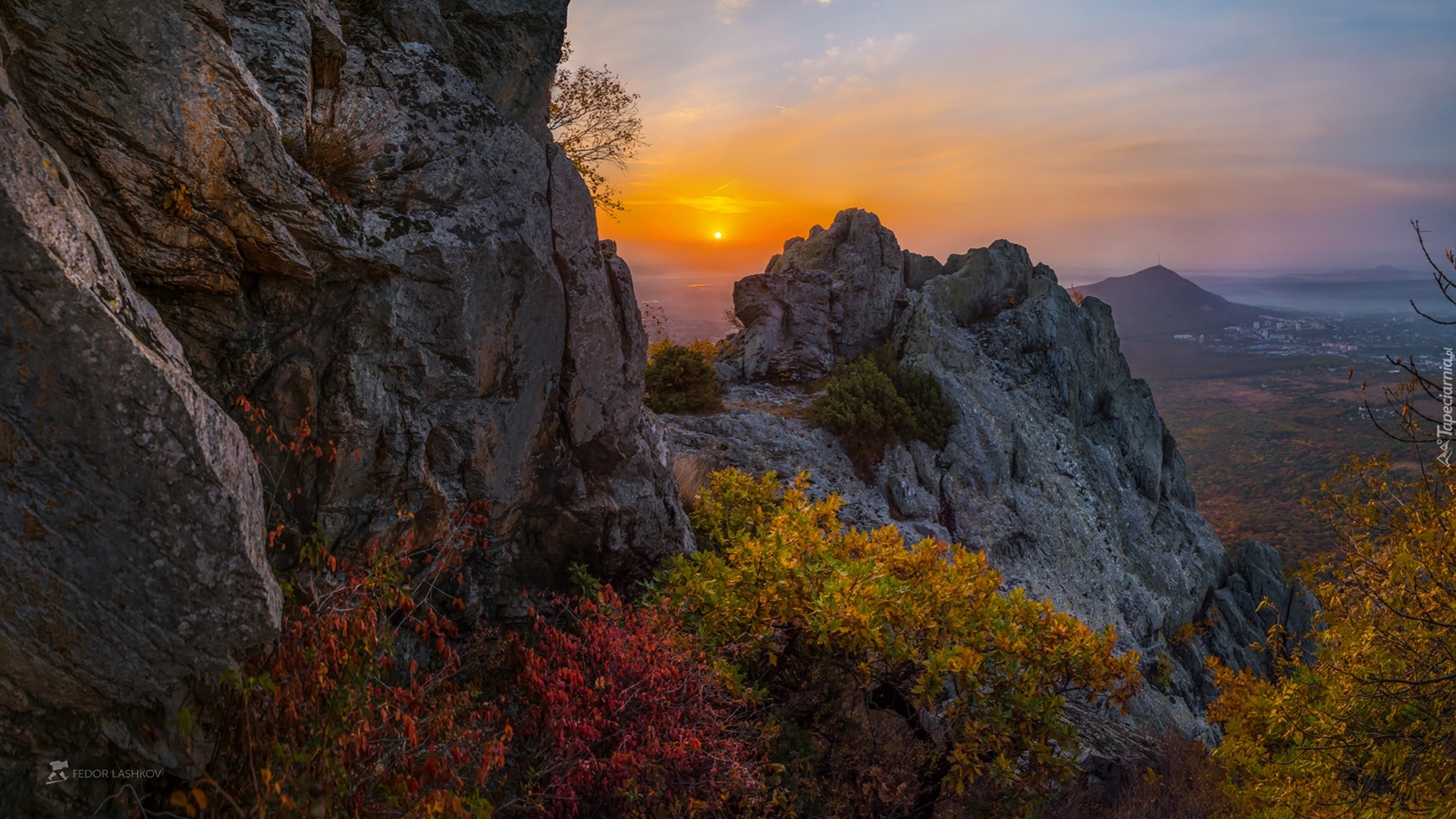 Góry, Skały, Krzewy, Zachód słońca, Północny Kaukaz, Kraj Stawropolski, Rosja