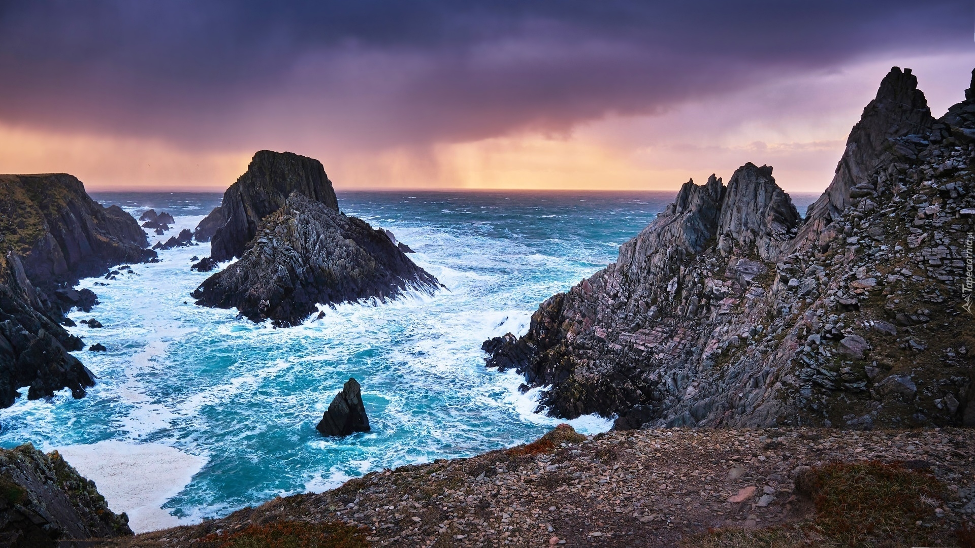 Morze, Chmury, Skały, Przylądek Malin Head, Donegal, Irlandia