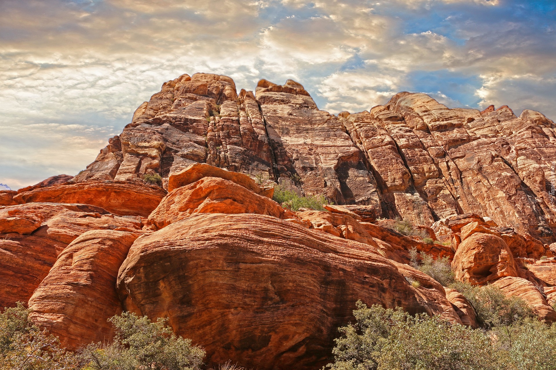 Stany Zjednoczone, Stan Nevada, Red Rock Canyon National Conservation Area, Rezerwat przyrody, Góry, Skały, Chmury