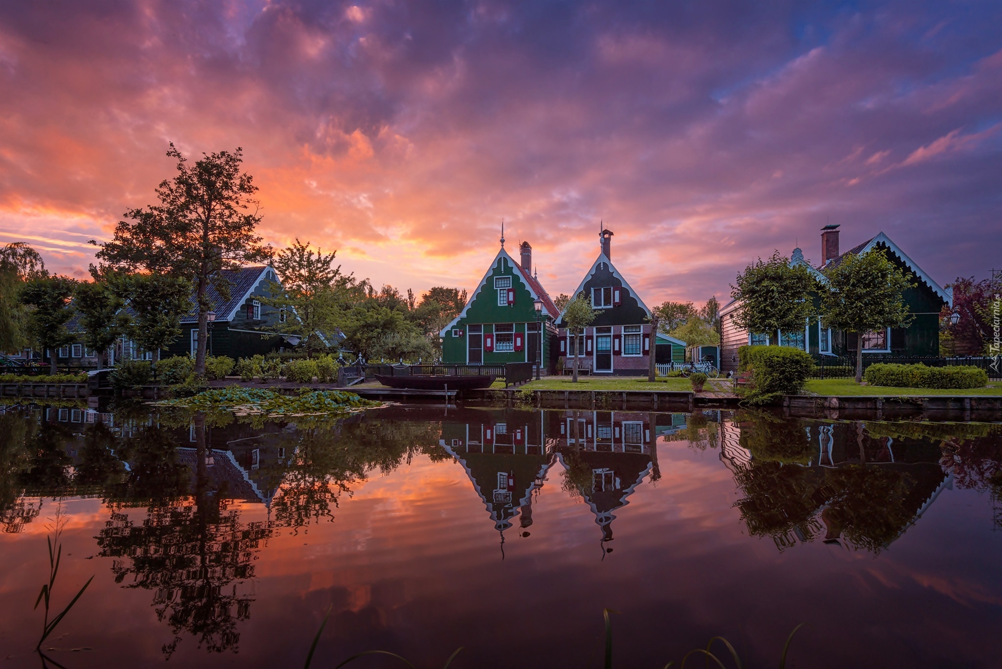 Holandia, Skansen Zaanse Schans, Domy, Kanał, Świt, Odbicie