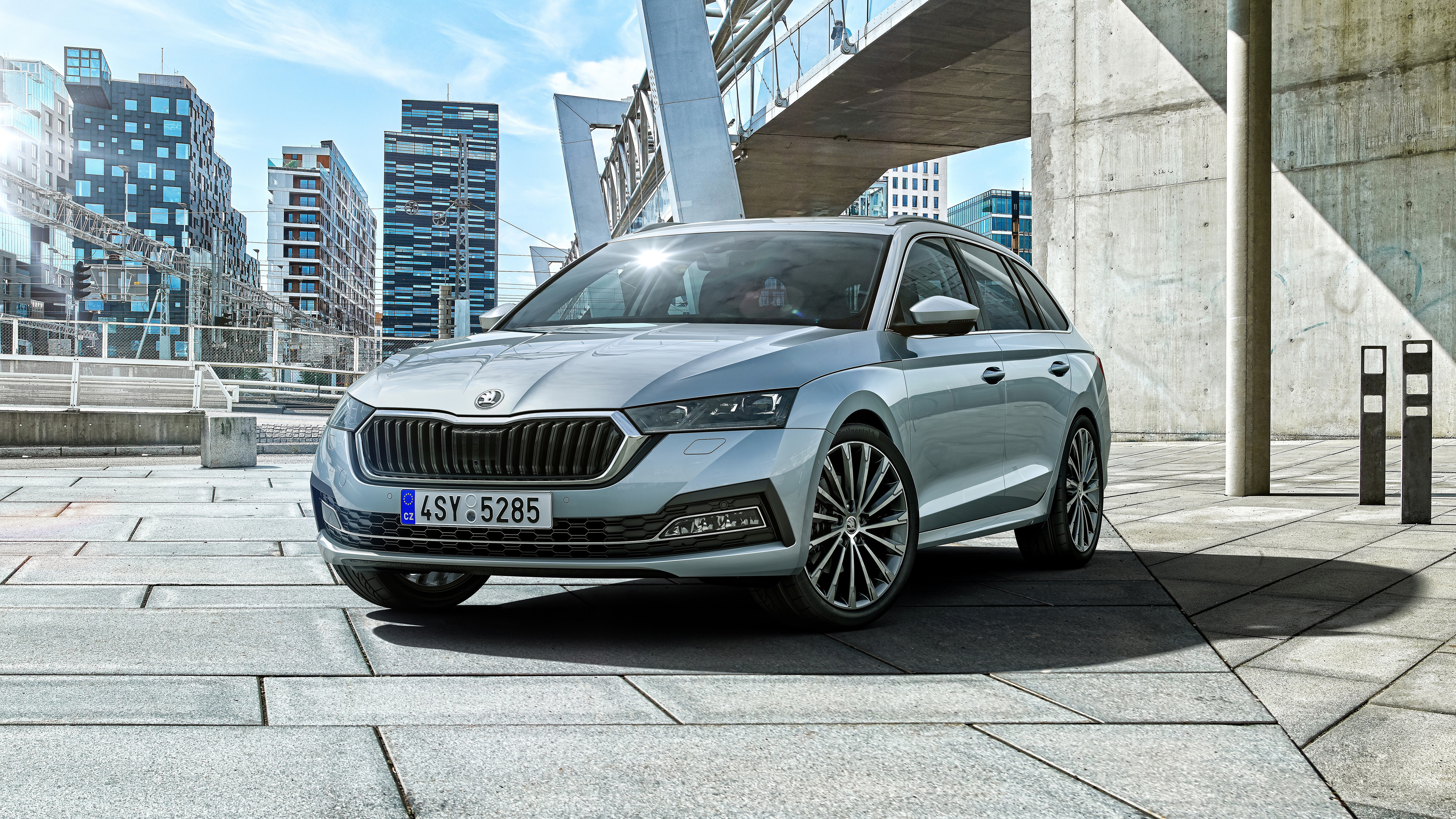 Skoda Octavia Combi, 2020, Wieżowce