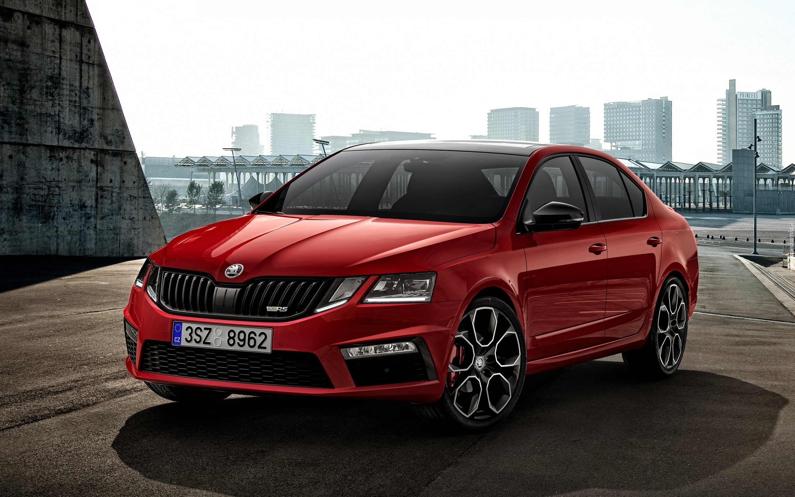 Czerwona, Skoda Octavia RS 245