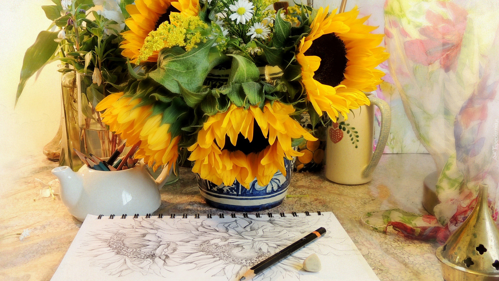 Wazon, Słoneczniki, Kwiaty, Notes, Ołówek, Stół