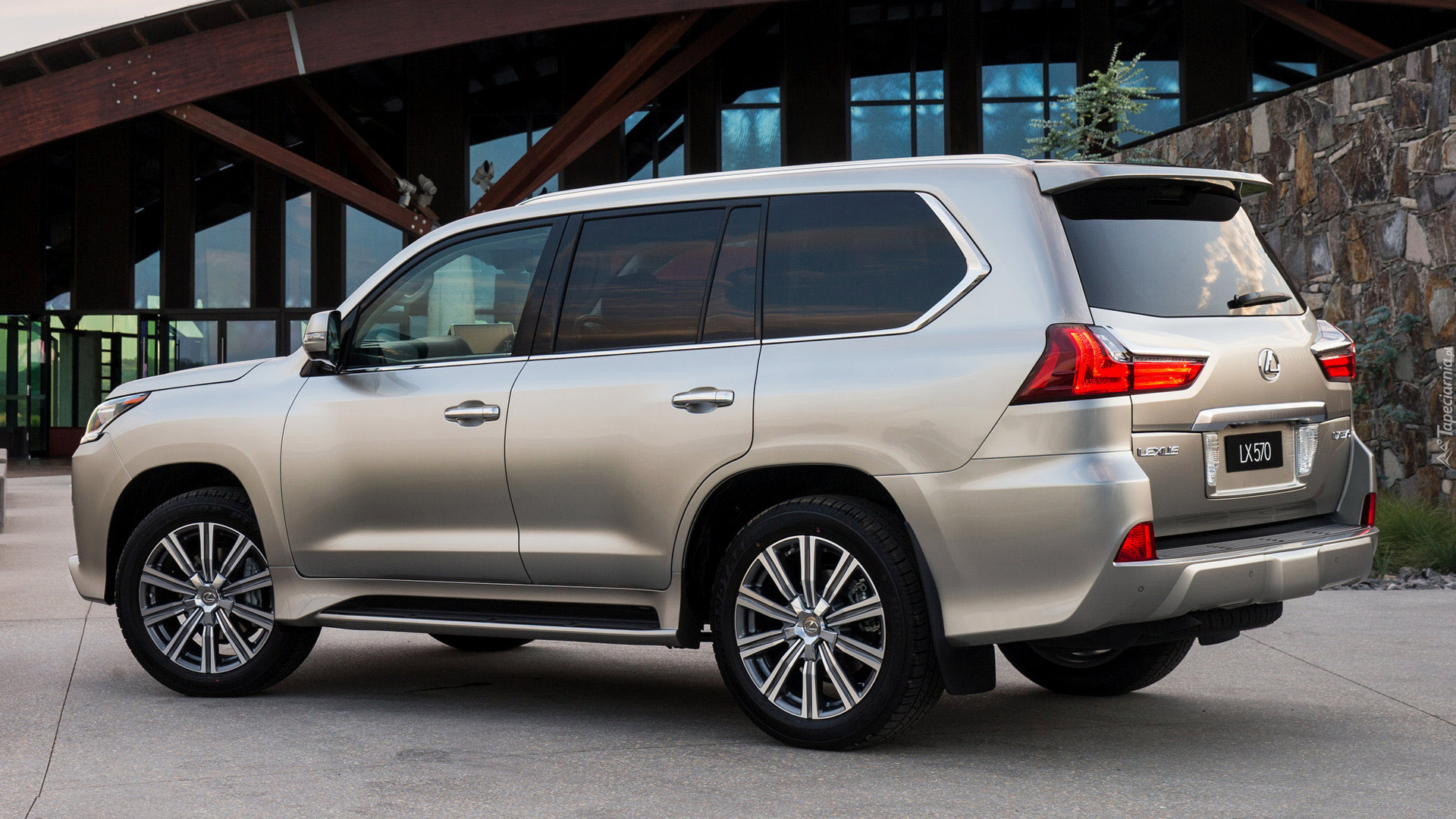 Lexus LX, Srebrny