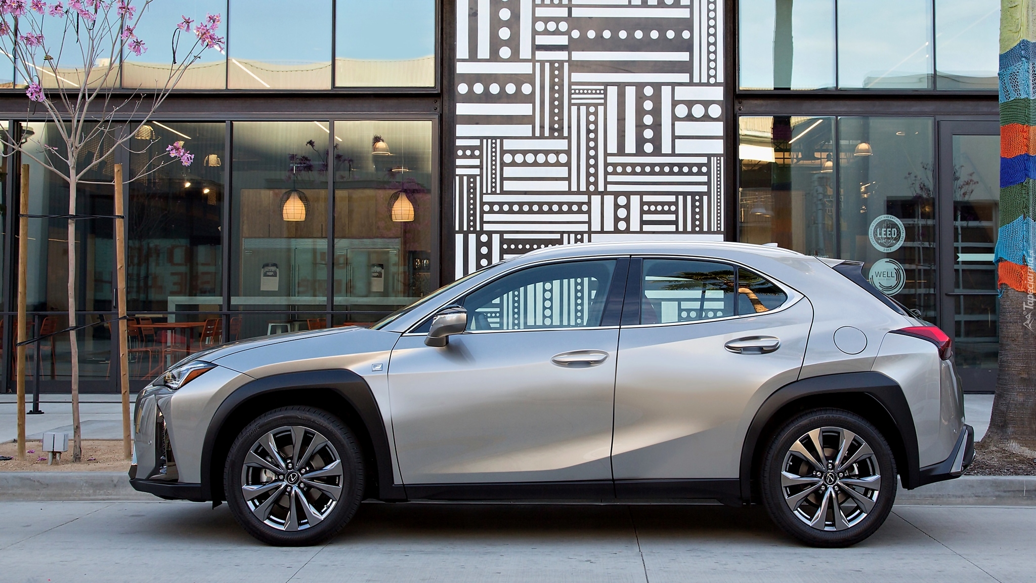 Srebrny, Lexus UX200