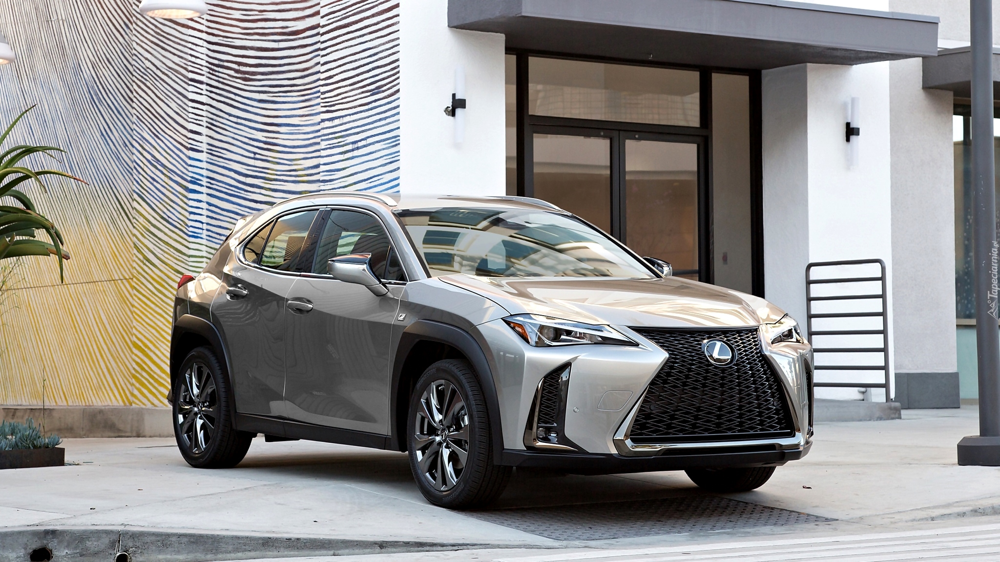 Lexus UX200, Budynek