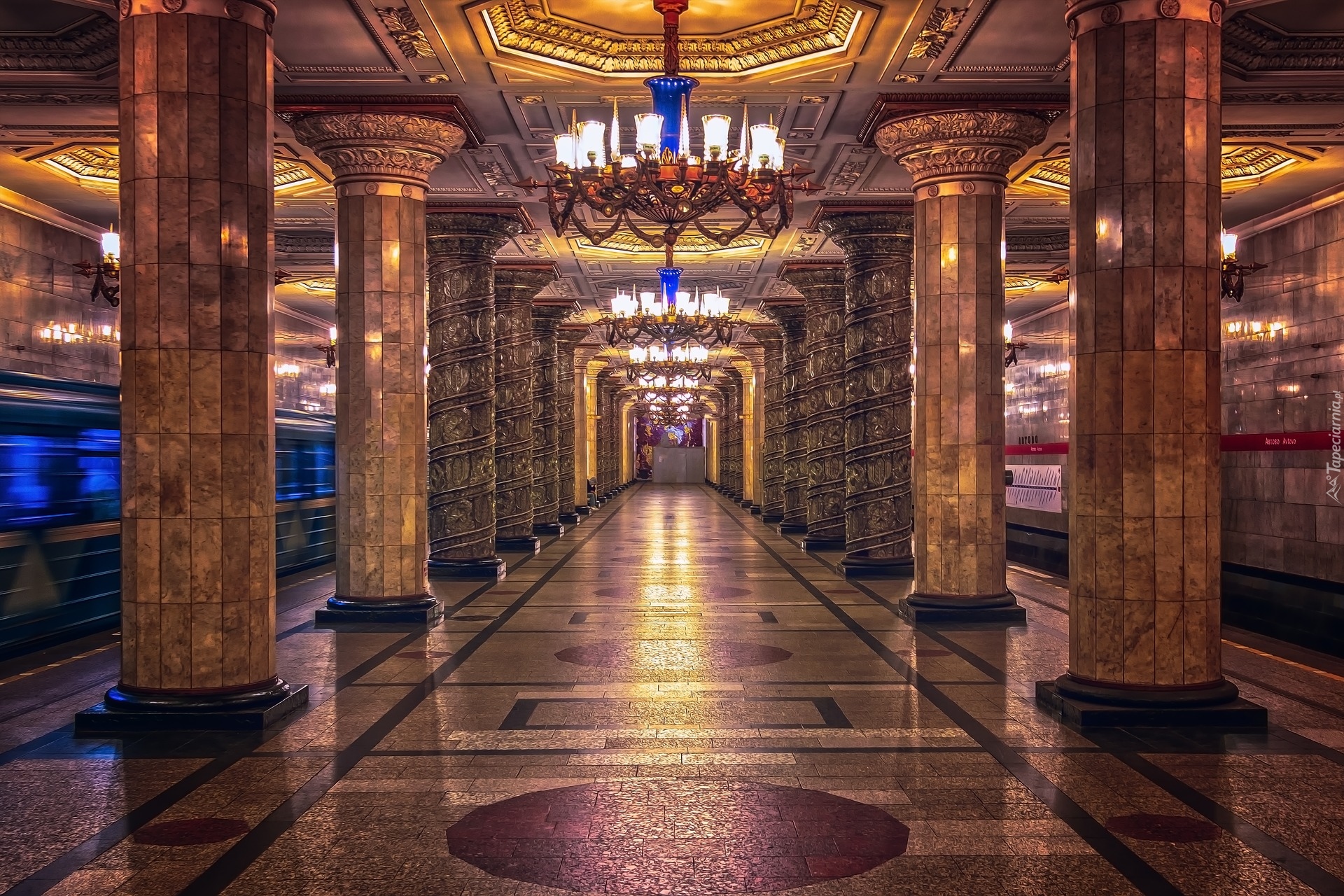 Filary, Żyrandole, Pociąg, Metro, Petersburg, Rosja