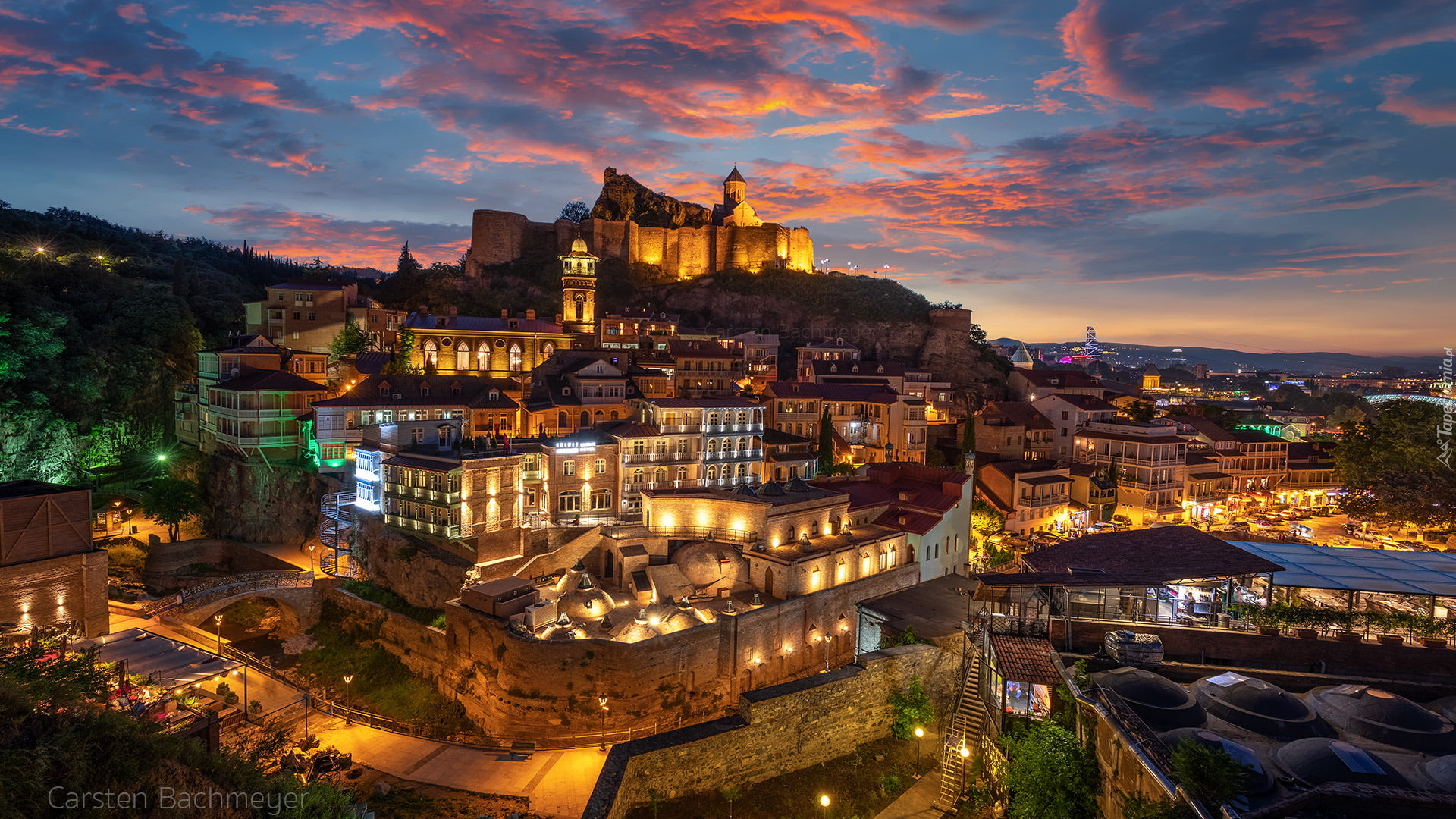 Miasto, Tbilisi, Stare Miasto, Oświetlone, Domy, Wzgórze, Kościół, Katedra Sioni, Gruzja