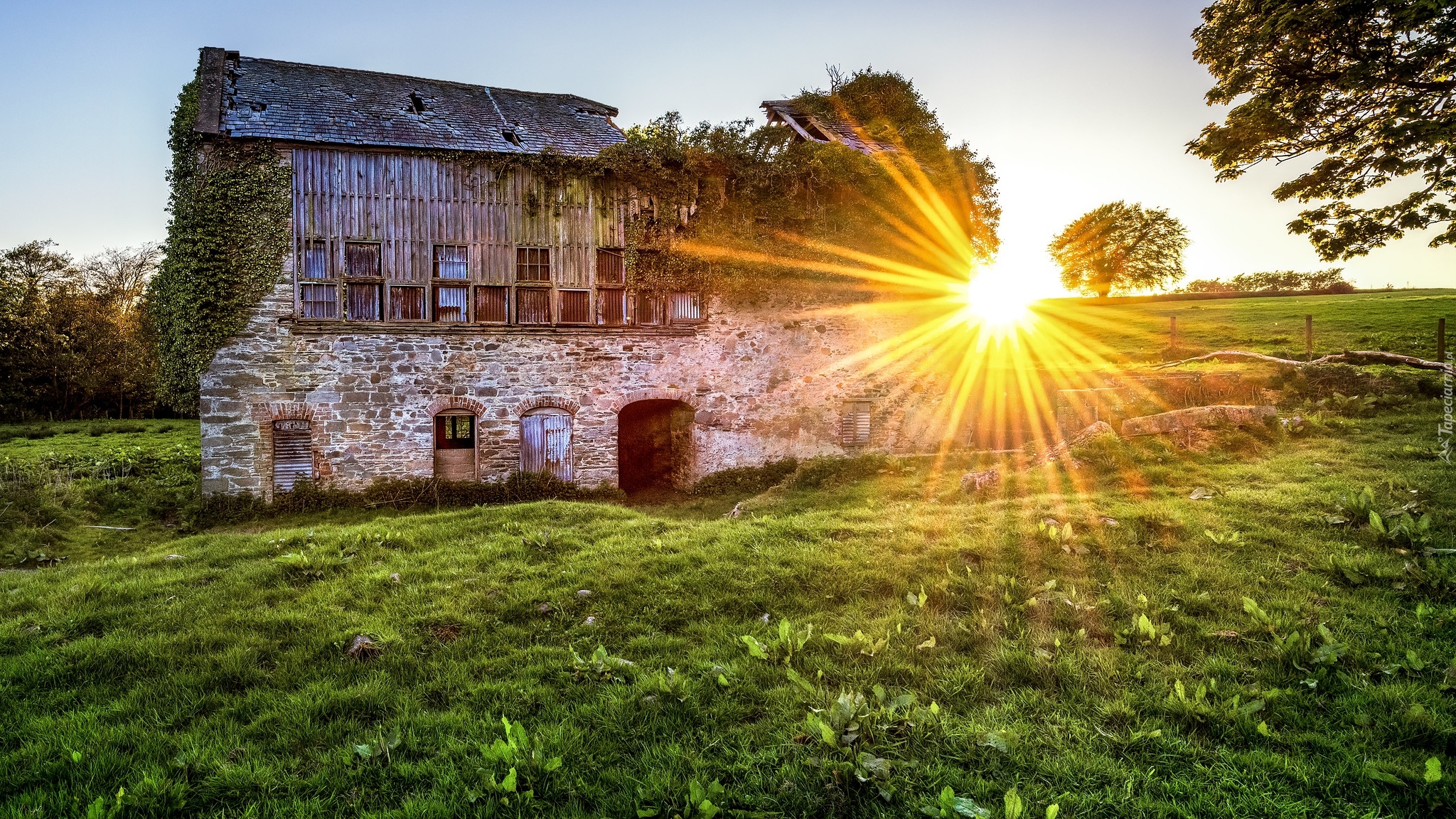 Promienie słońca, Młyn, Old Leckpatrick Corn Mill, Artigarvan, Hrabstwo Tyrone, Irlandia Północna