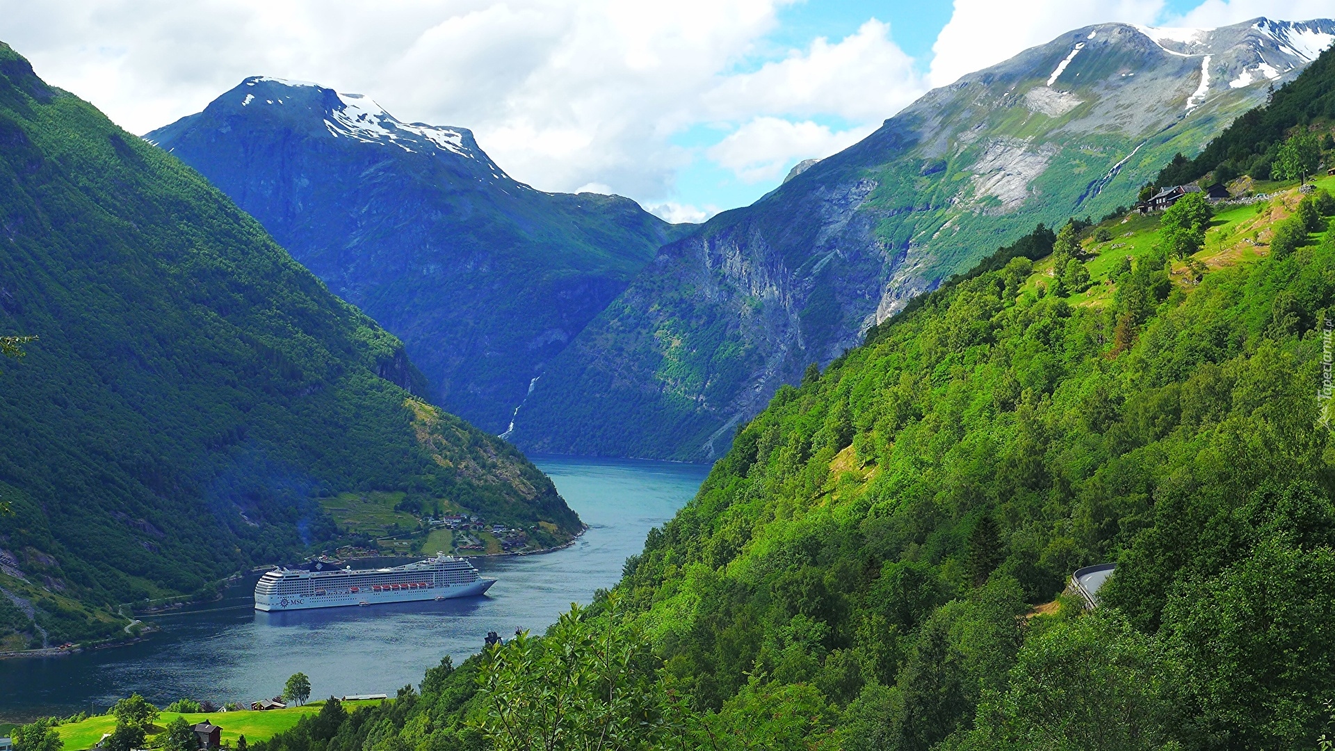 Statek, Góry, Zbocza, Lasy, Fiord Geirangerfjorden, Norwegia