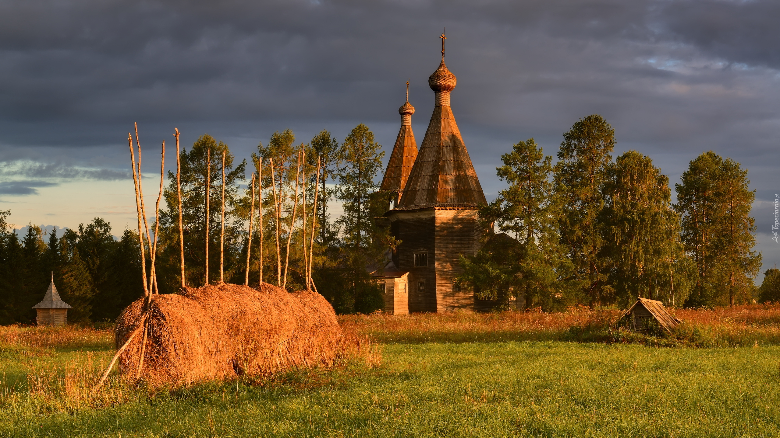 Kościół, Drzewa, Stóg, Siano, Pole