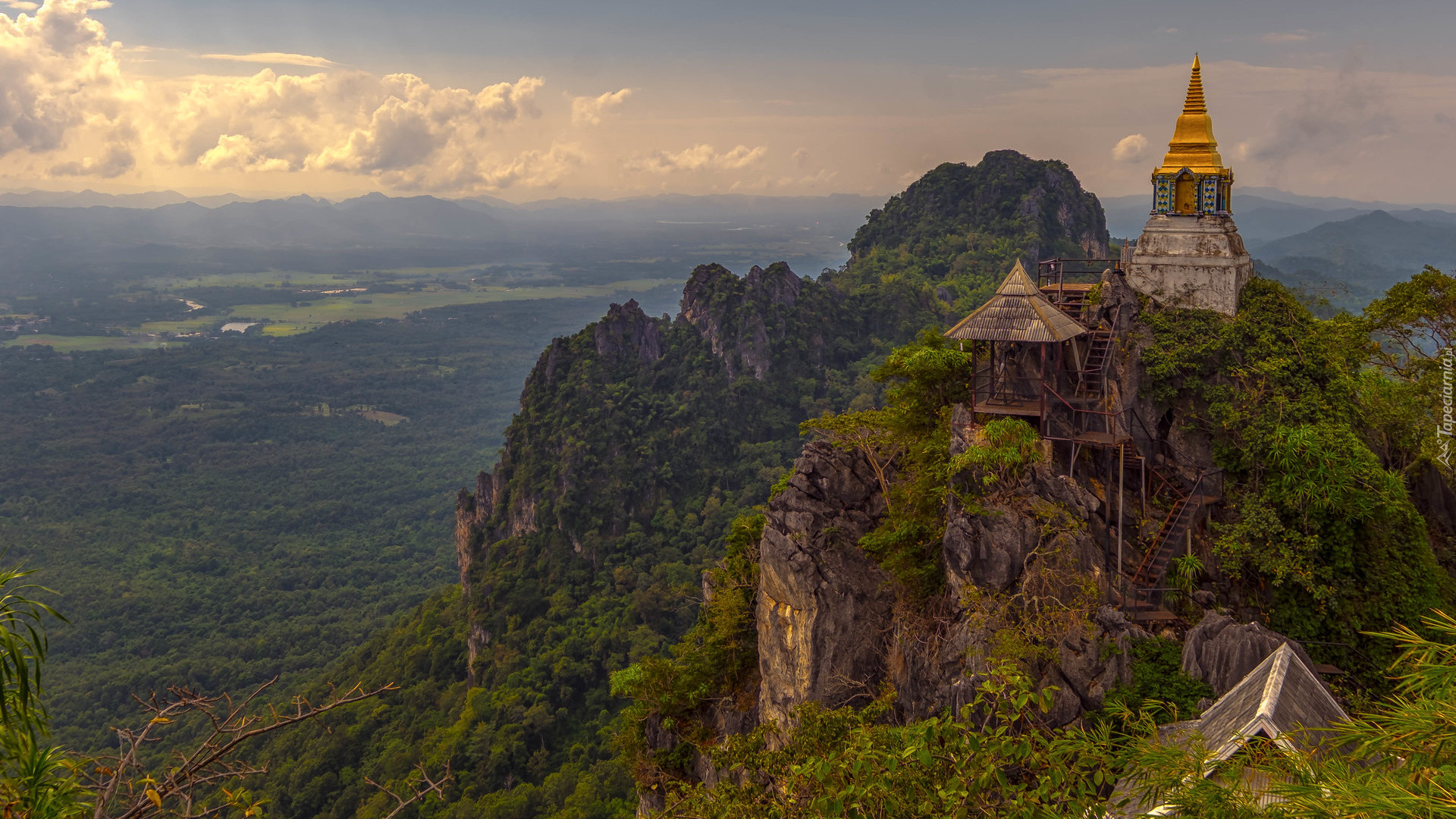 Zalesiona, Góra, Skały, Świątynia, Wat Chalermprakiat, Lampang, Tajlandia