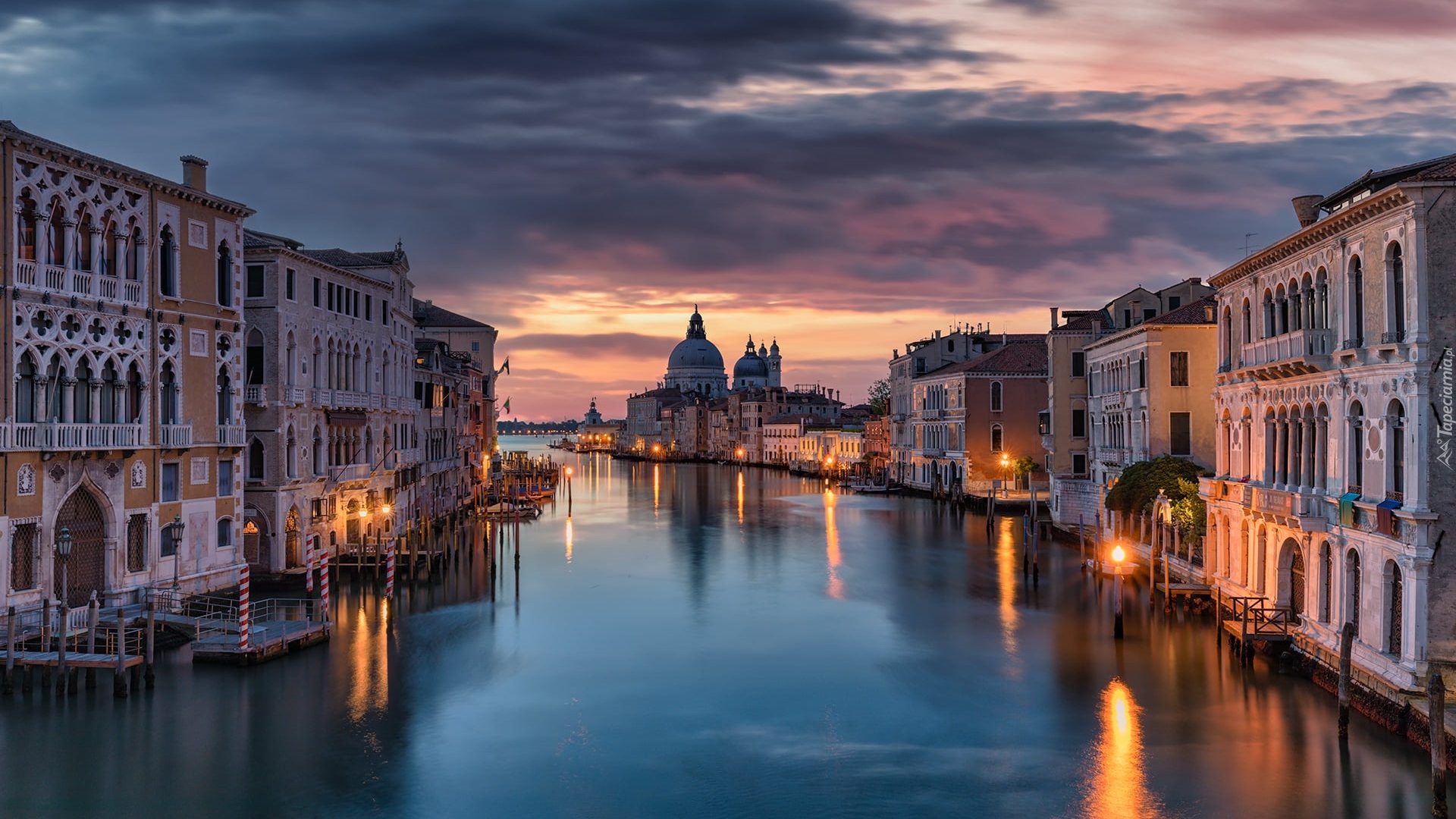 Włochy, Wenecja, Katedra, Bazylika św. Marka, Domy, Latarnie, Kanał, Canal Grande, Światła, Chmury
