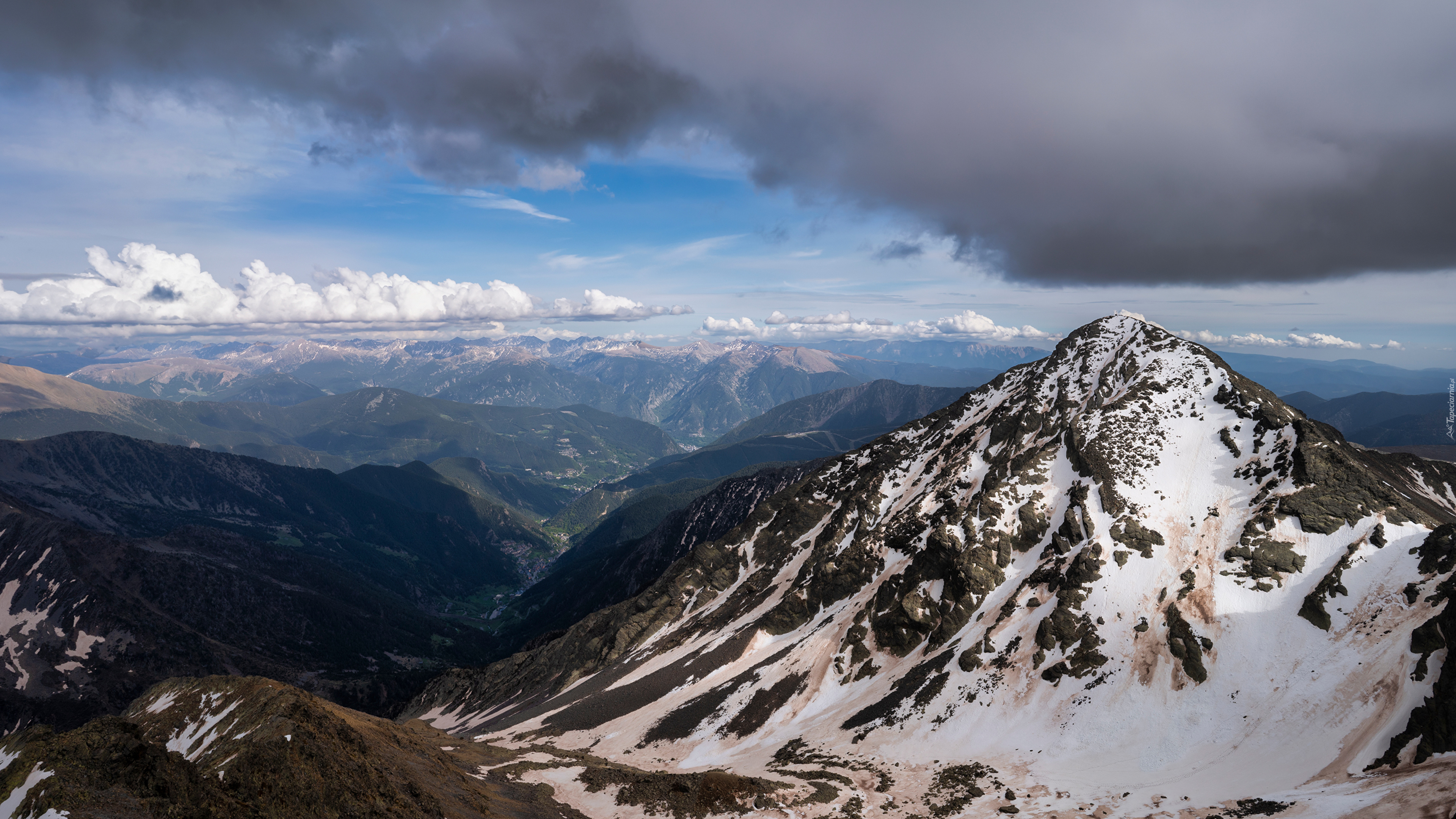 Andora, Góry, Pireneje wschodnie, Szczyt, Coma Pedrosa, Śnieg, Niebo, Chmury