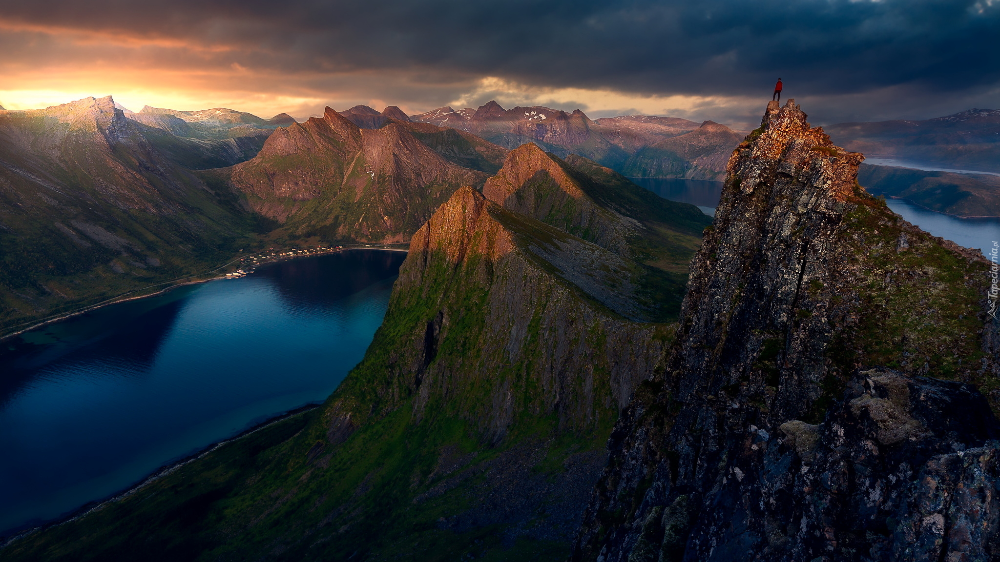 Zachód słońca, Góry, Morze, Szczyt Husfjellet, Wyspa Senja, Norwegia