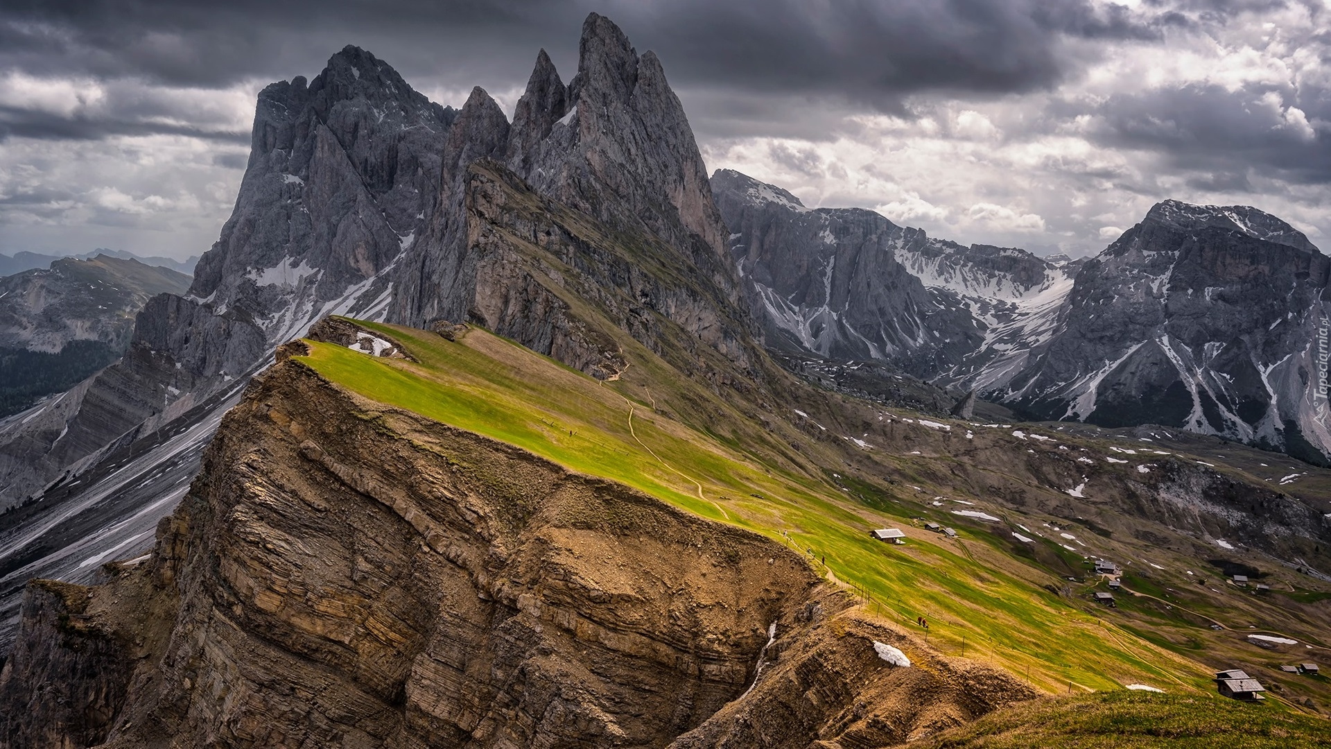 Włochy, Południowy Tyrol, Góry, Dolomity, Szczyt Seceda, Chmury