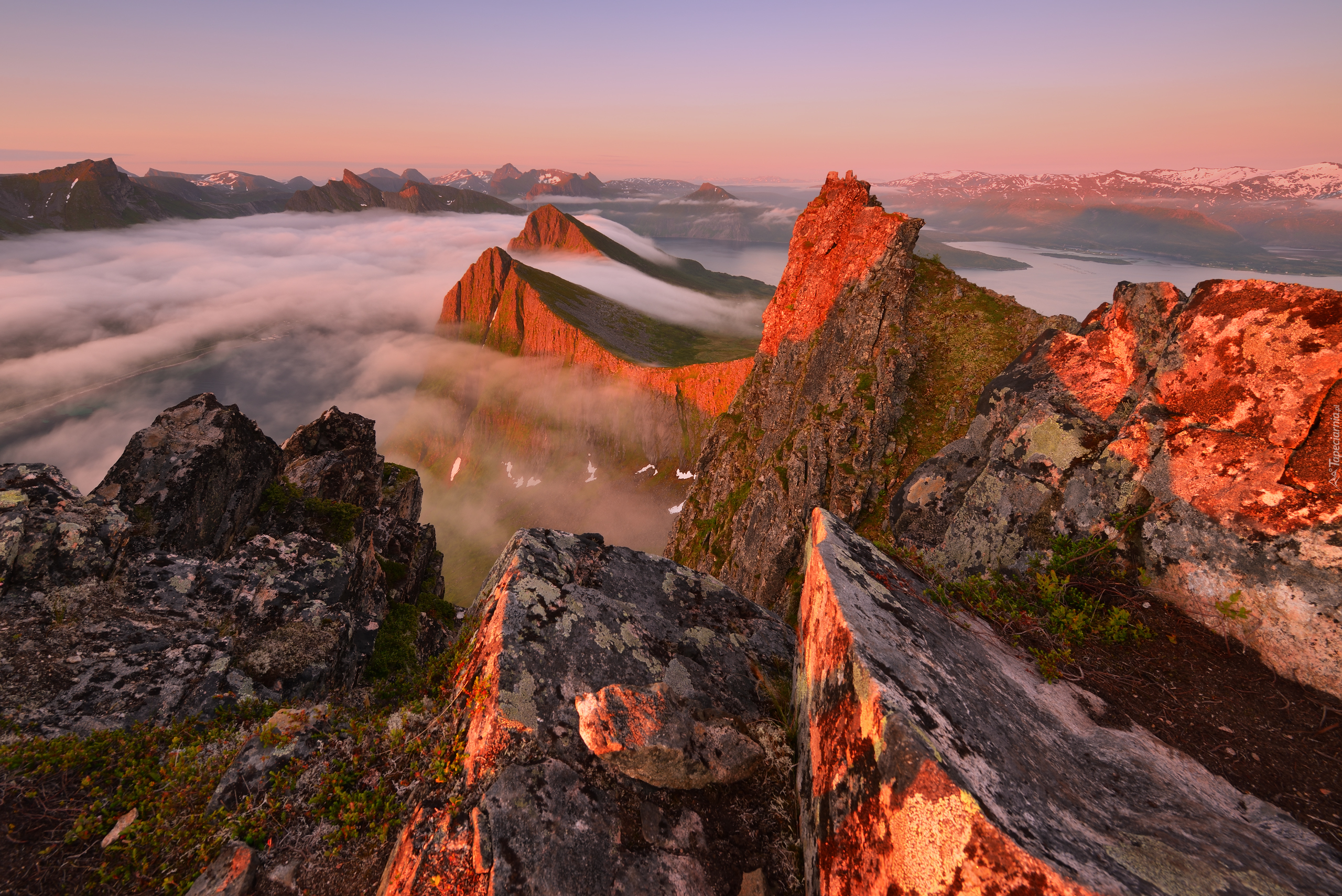 Góry, Skały, Mgła, Wyspa Senja, Norwegia