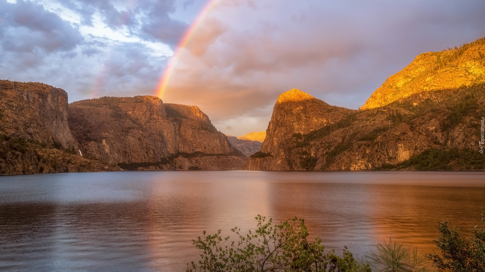 Góry, Tęcza, Dolina, Hetch Hetchy, Park Narodowy Yosemite, Rzeka, Tuolumne River, Kalifornia, Stany Zjednoczone