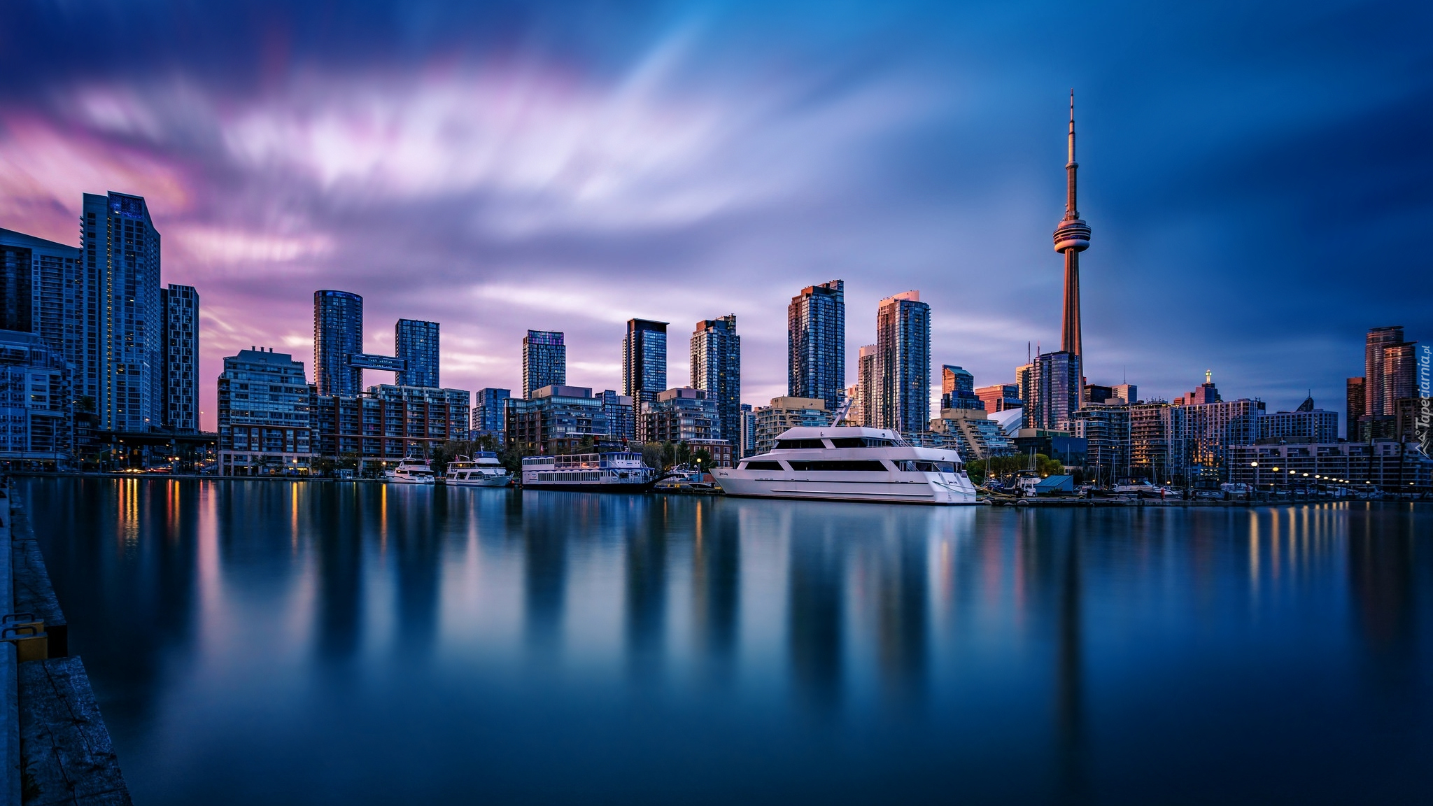 Wieżowce, Wieża CN, Jacht, Jezioro Ontario, Toronto, Kanada