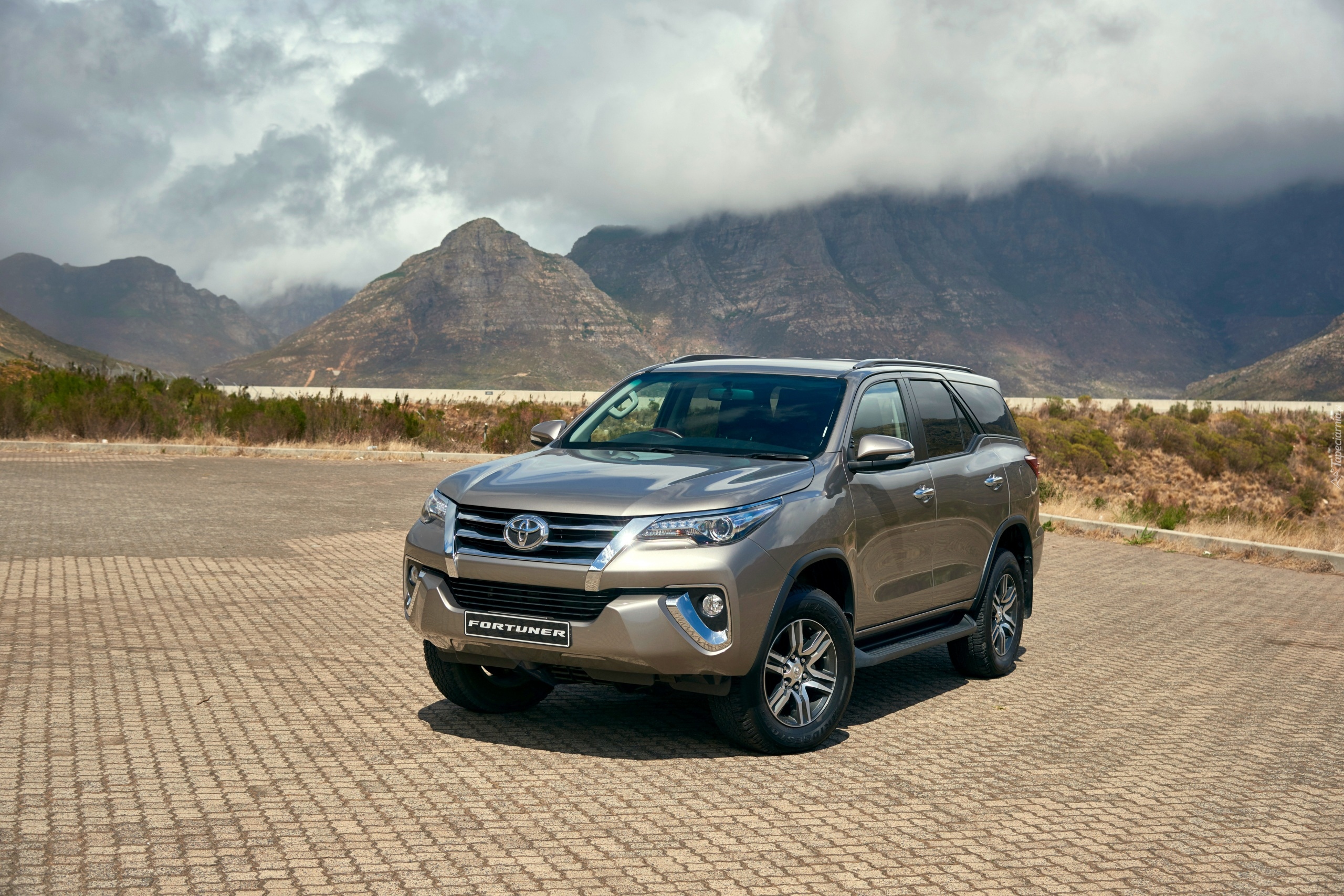 Toyota Fortuner, 2016