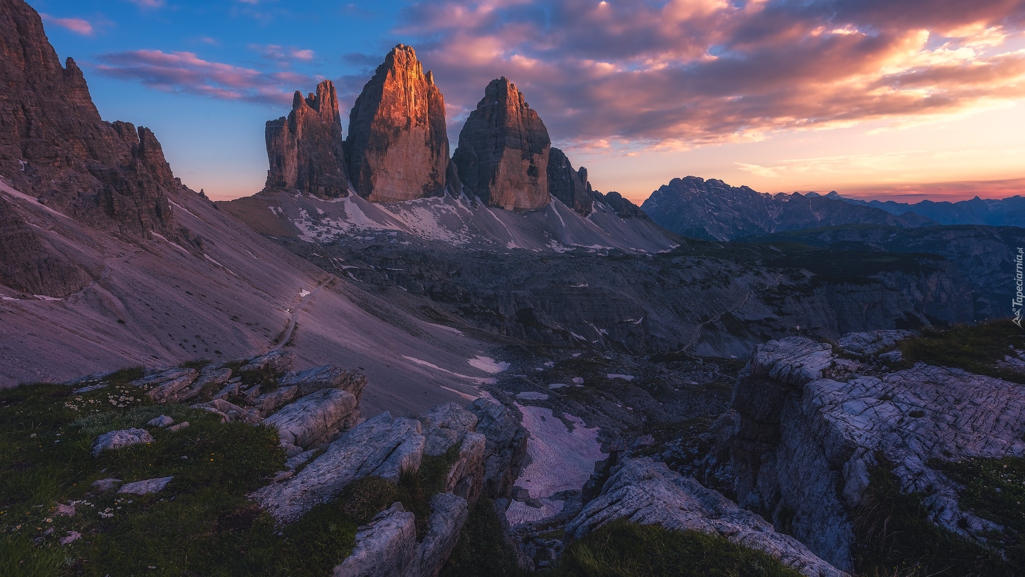 Zachód słońca, Góry, Dolomity, Pasmo górskie, Tre Cime di Lavaredo, Skały, Włochy