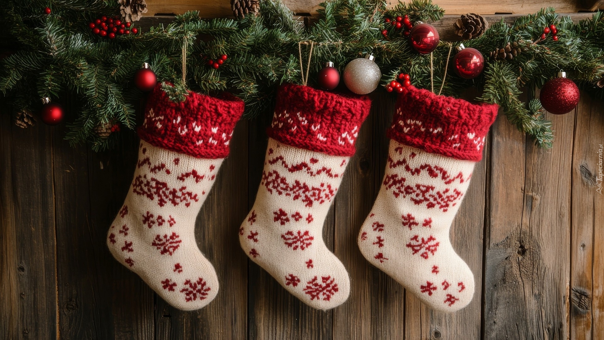 Boże Narodzenie, Trzy, Skarpety, Dekoracja, Gałązki, Bombki, Szyszki, Deski