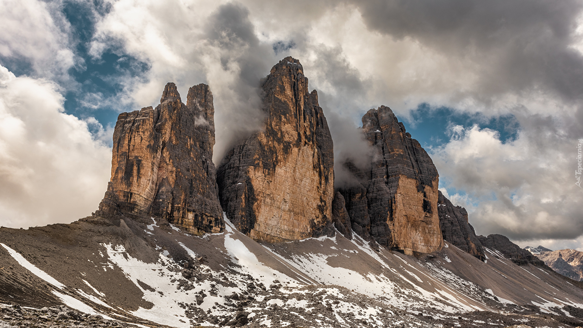 Włochy, Tre Cime di Lavaredo, Dolomity, Trzy, Szczyty, Cima Ovest, Cima Grande, Cima Piccola, Chmury, Śnieg