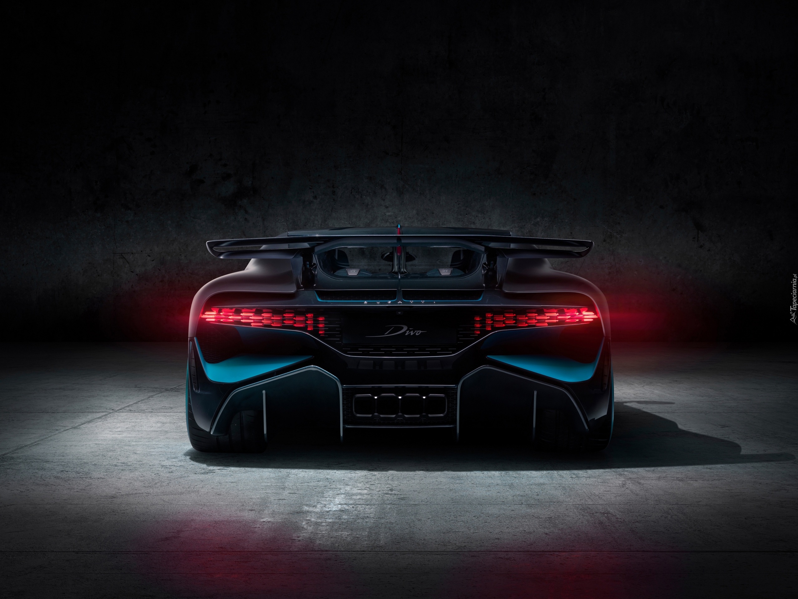 Bugatti Divo, Tył, Światła