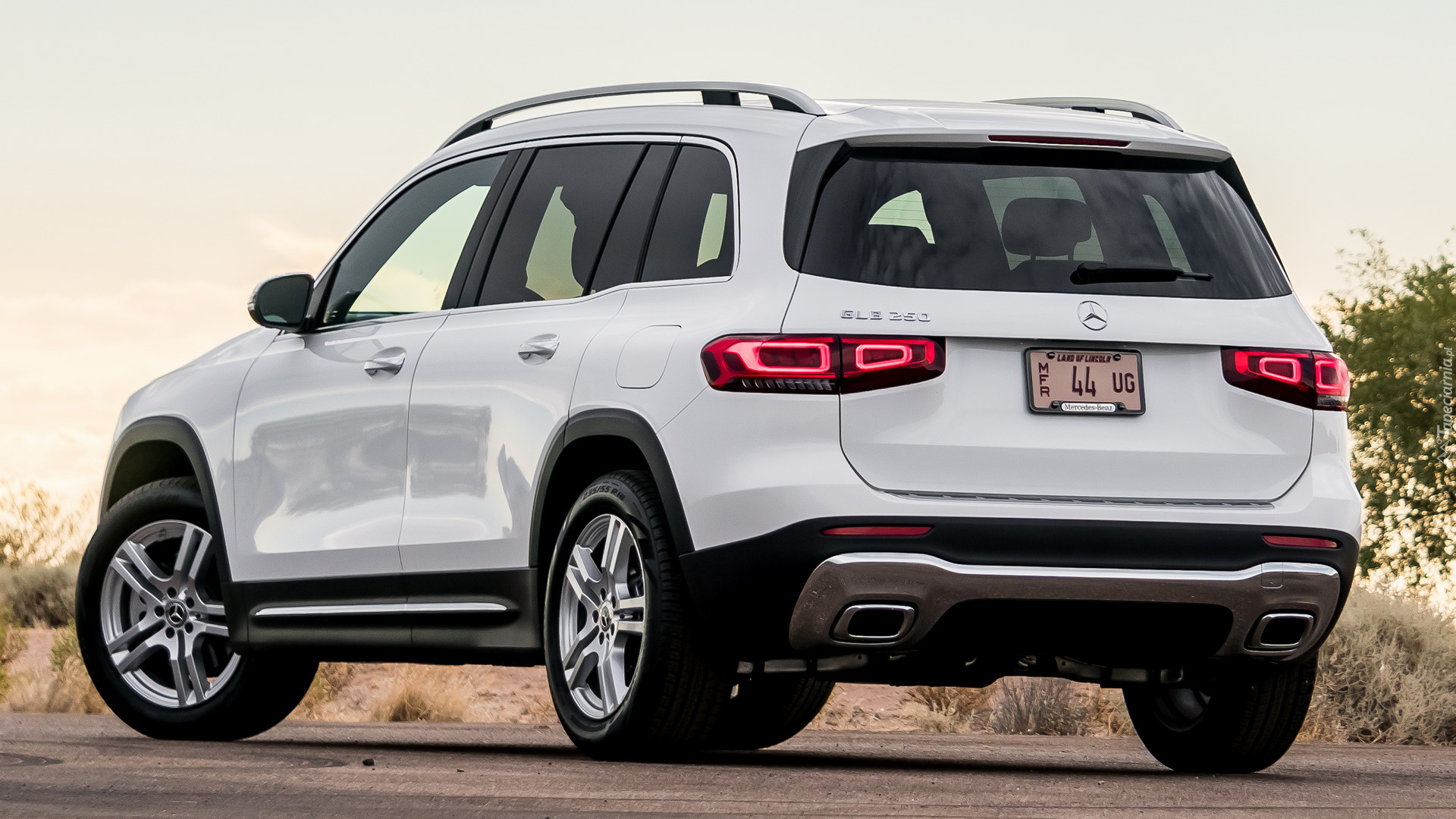 Biały, Mercedes-Benz GLB, Tył