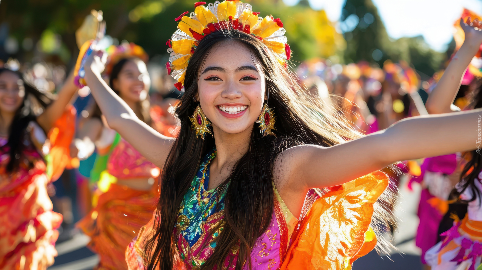 Uśmiechnięta, Kobieta, Tancerka, Pióropusz, Kolczyki