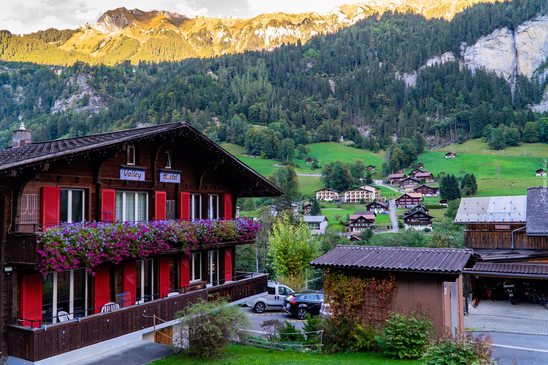Dom, Hotel, Valley Hostel, Wioska Lauterbrunnen, Dolina, Góry, Alpy, Szwajcaria