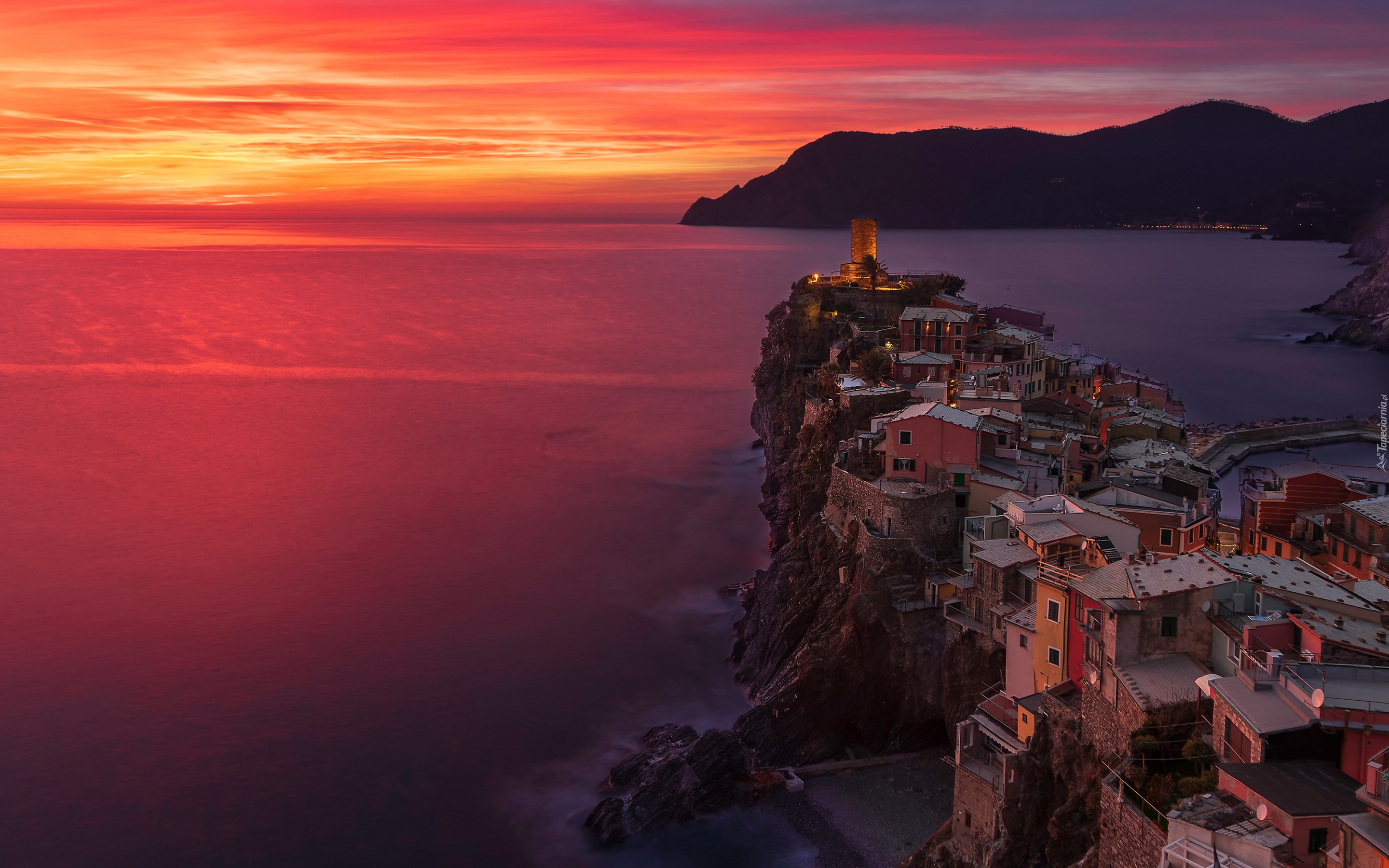 Włochy, Vernazza, Cinque Terre, Liguria, Morze Liguryjskie, Domy, Wybrzeże, Zachód słońca