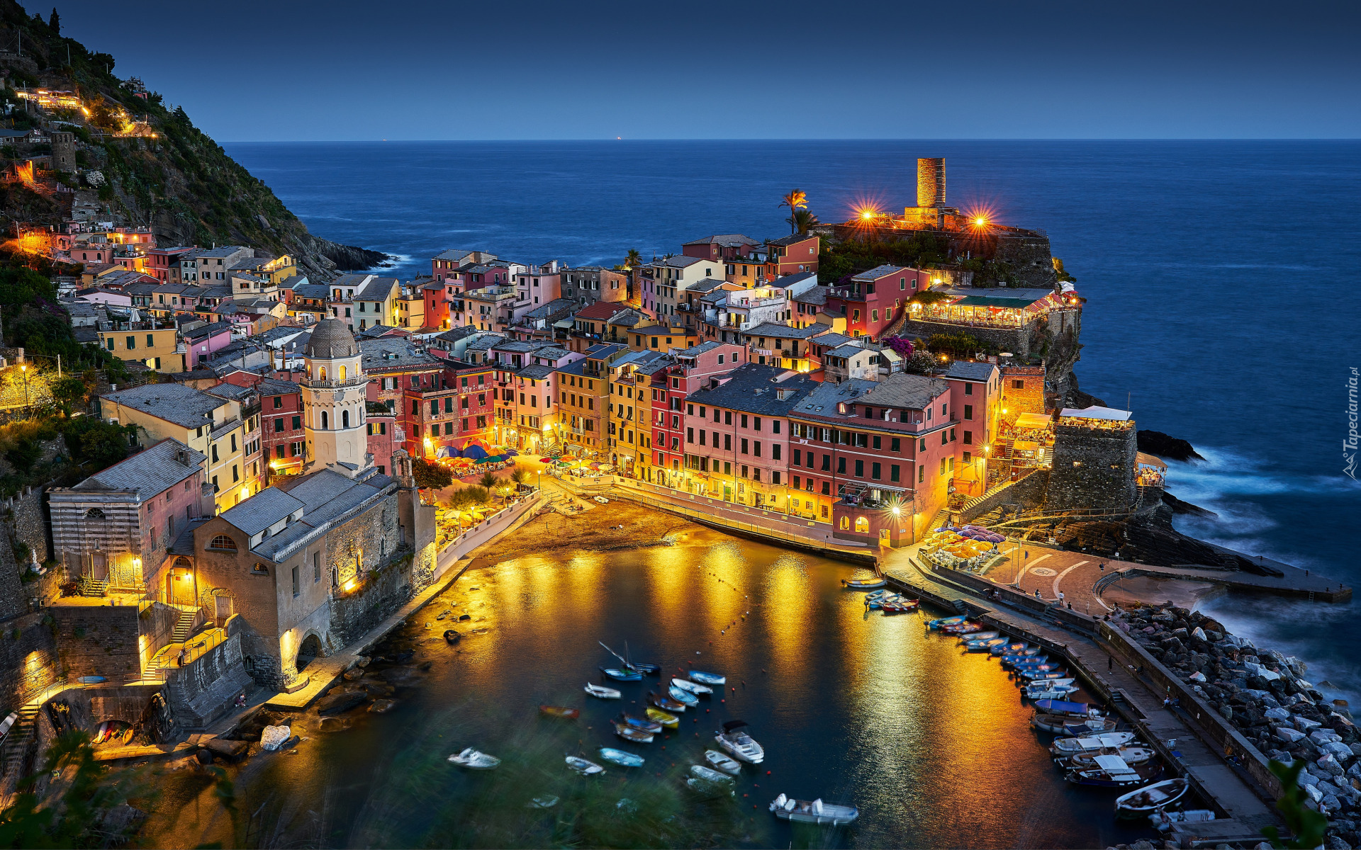 Morze, Wybrzeże, Budynki, Domy, Łodzie, Noc, Włochy, Miasto, Vernazza, Morze Liguryjskie, Port, Cinque Terre