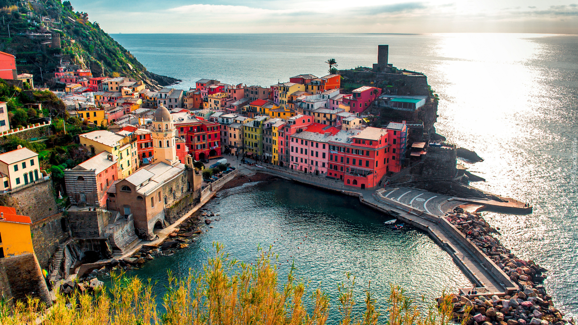 Włochy, Vernazza, Kolorowe, Domy, Zatoka, Morze Liguryjskie, Park Narodowy Cinque Terre