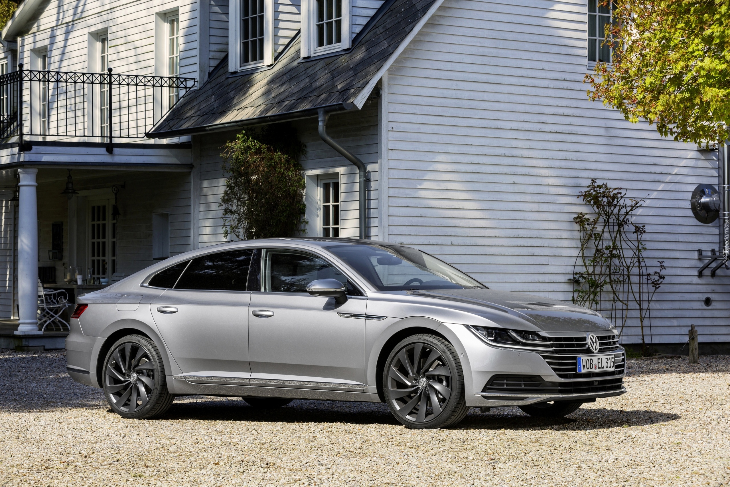 Volkswagen Arteon, Bok